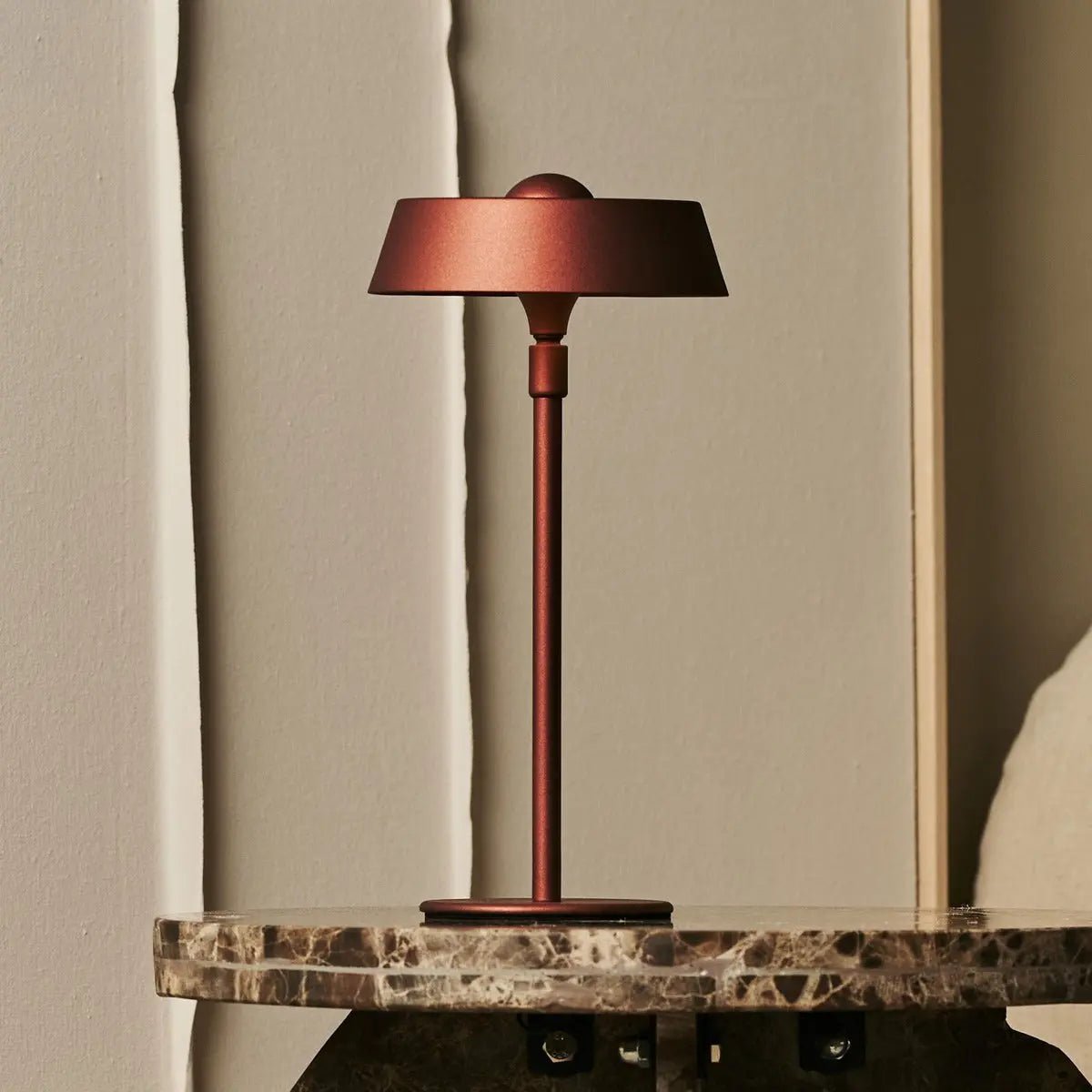 Luca Bronze USB genopladelig bordlampe