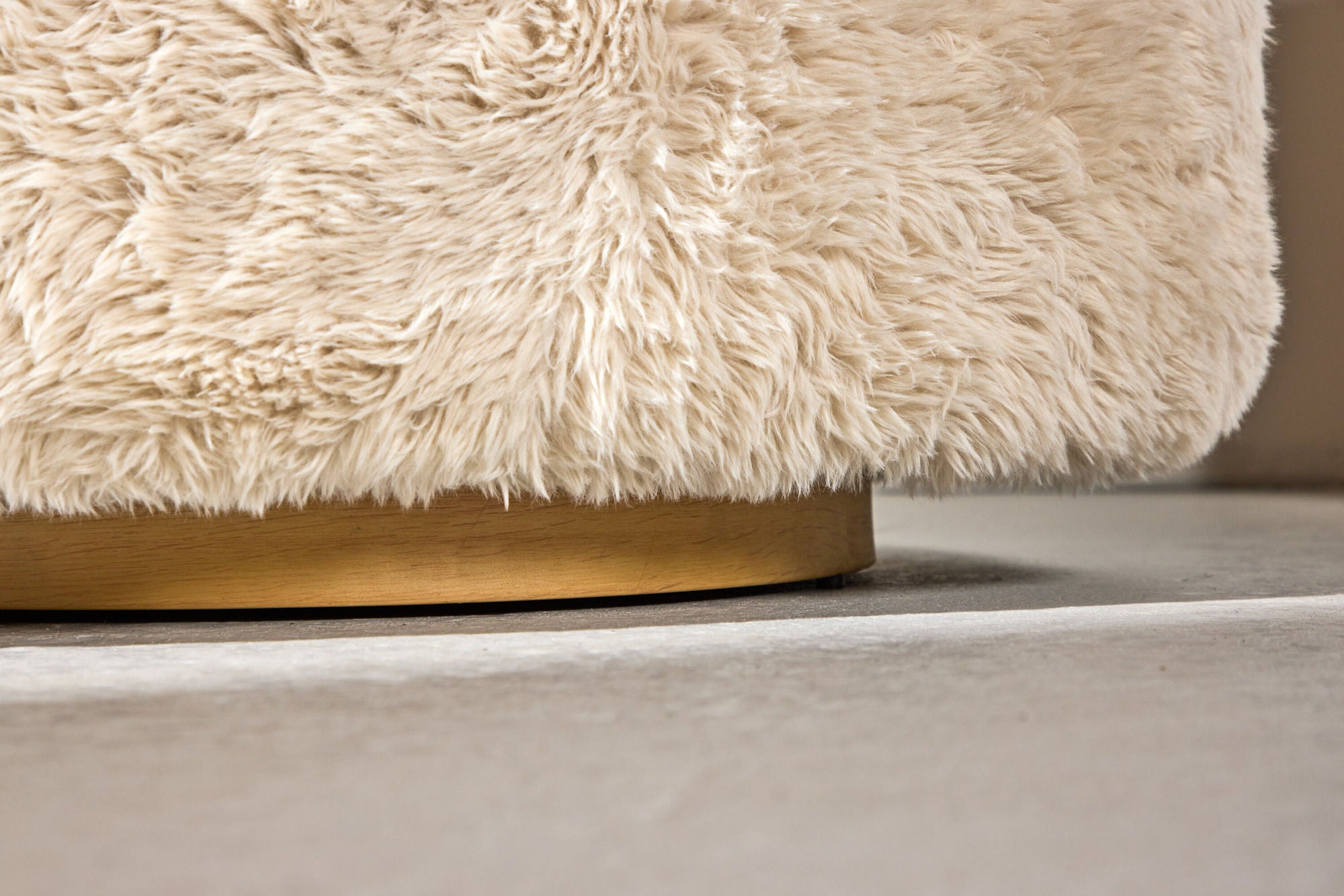 Venture Home Astru Armchair - Metal woodlook/ Beige Fake Fur