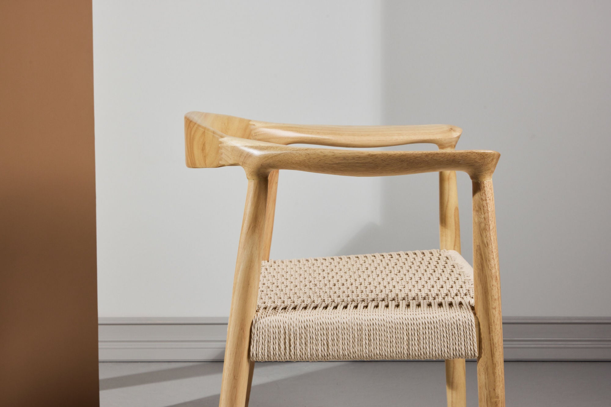 Vind Lovön Spisebordsstol 2-Pack - Rubberwood Frame Whitewash / Beige Rope