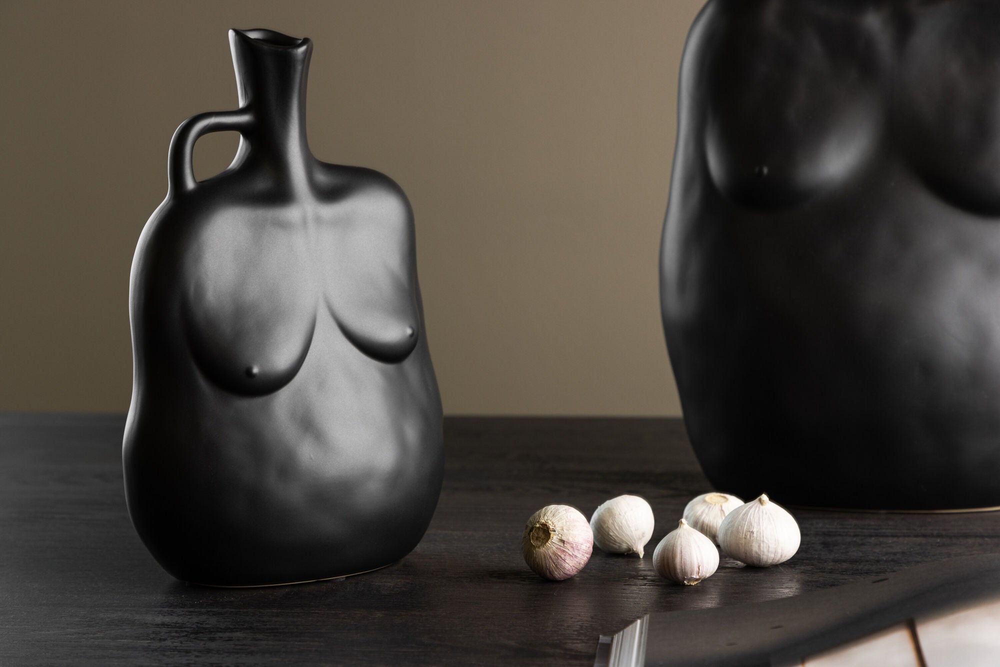 Venture Home Conta Vase -  Matte black -  17*10*25Hcm