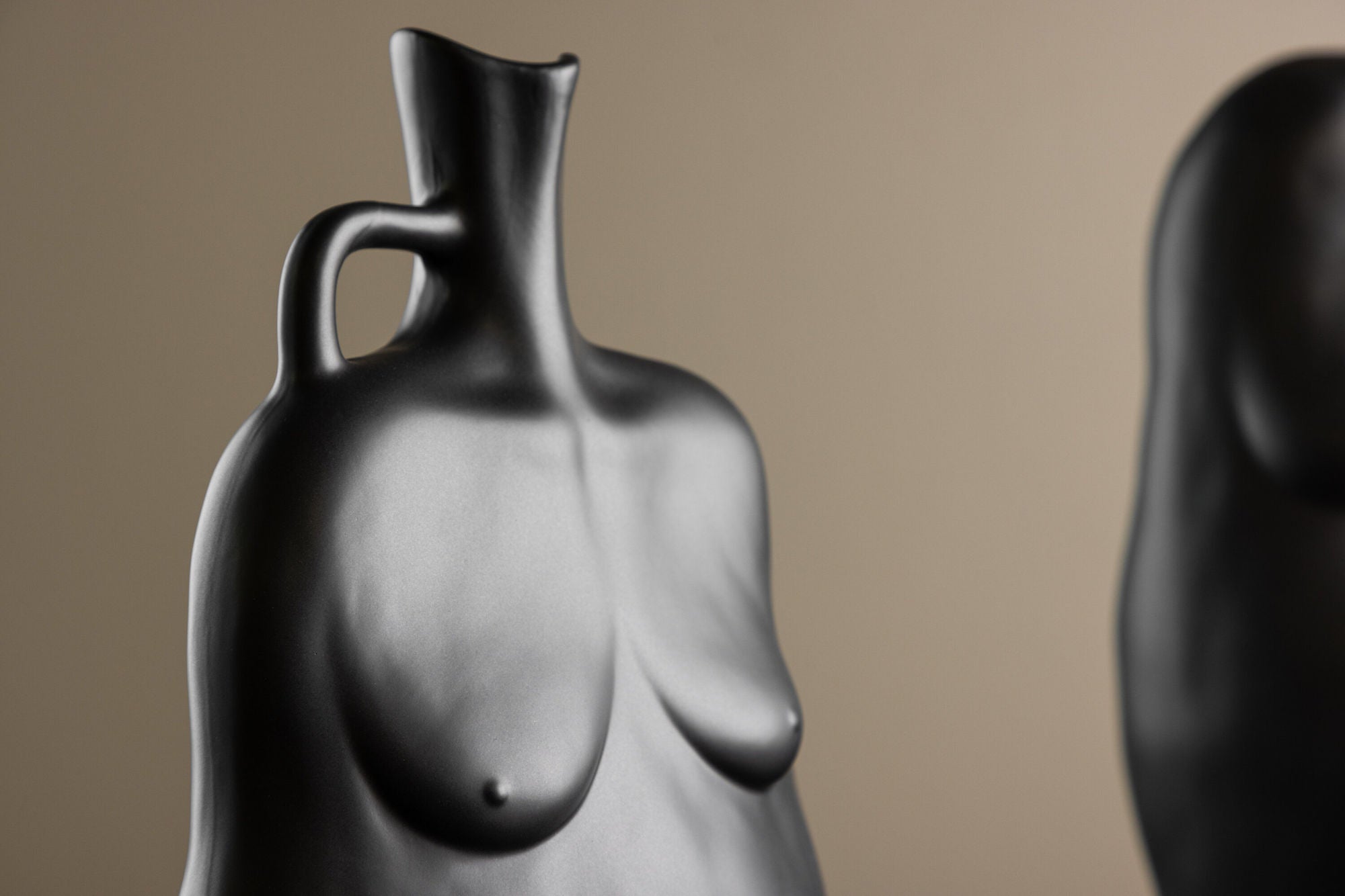 Venture Home Conta Vase -  Matte black -  17*10*25Hcm