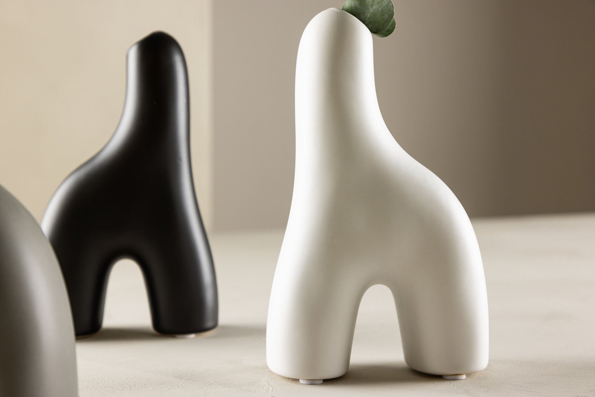 Venture Home Aya Vase - White - 9*4*16Hcm