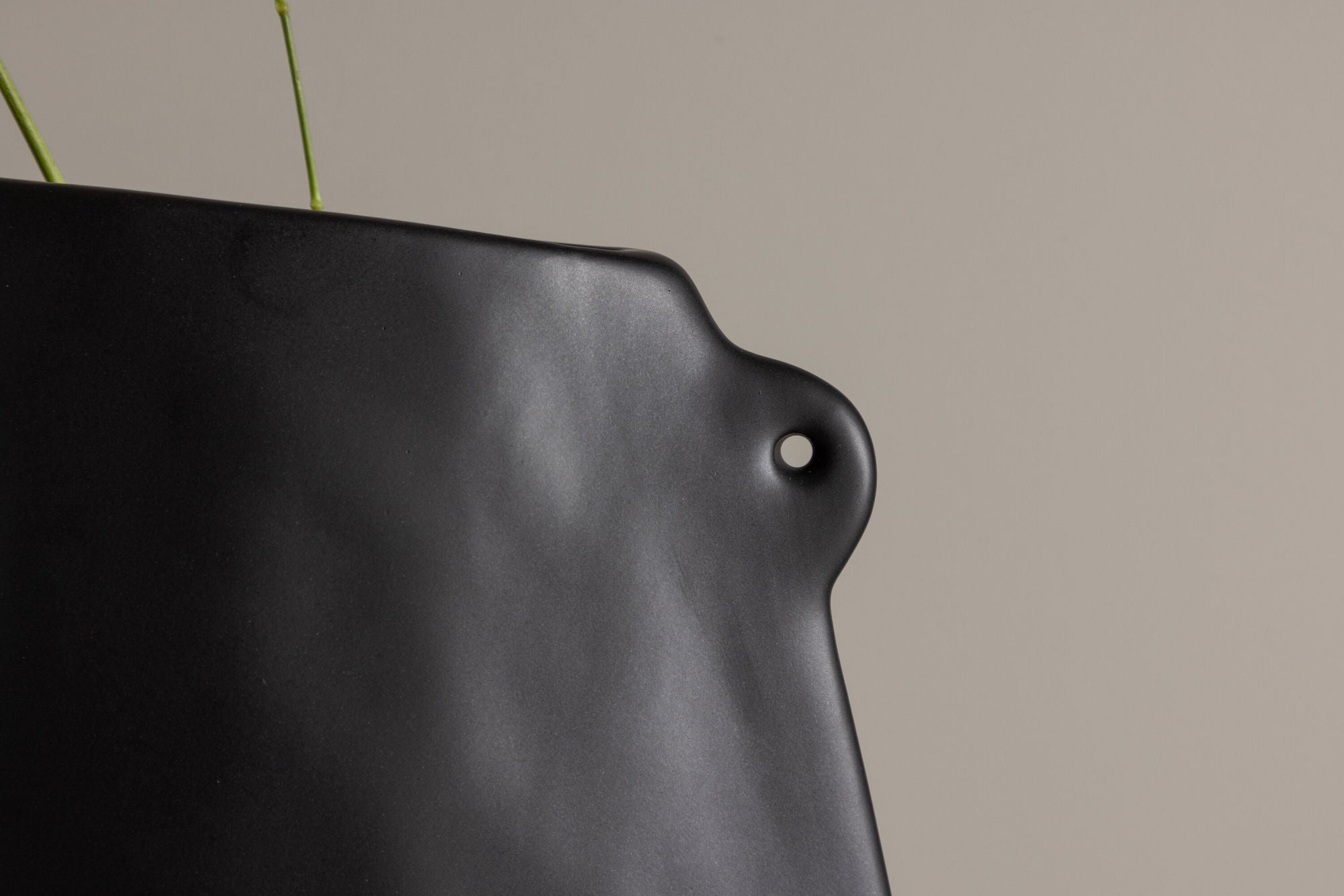 Venture Home Hie Vase - Matte Black - 14*5*21Hcm