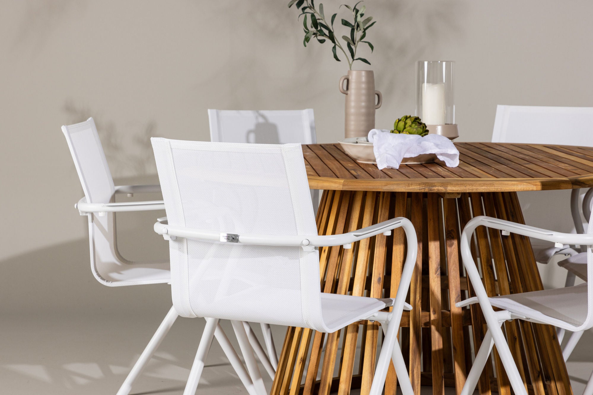 Venture Home Tucumán spisebord - Acacia ø120 +Alina Spisebordsstol - white Alu / White Textilene _6