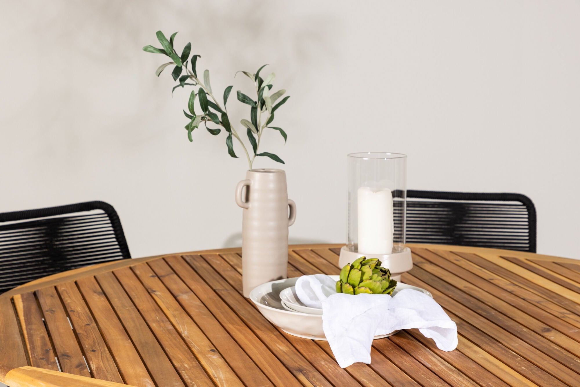 Venture Home Tucumán spisebord - Acacia ø120 +Lindos Armchair - Black Alu / Black Rope _6