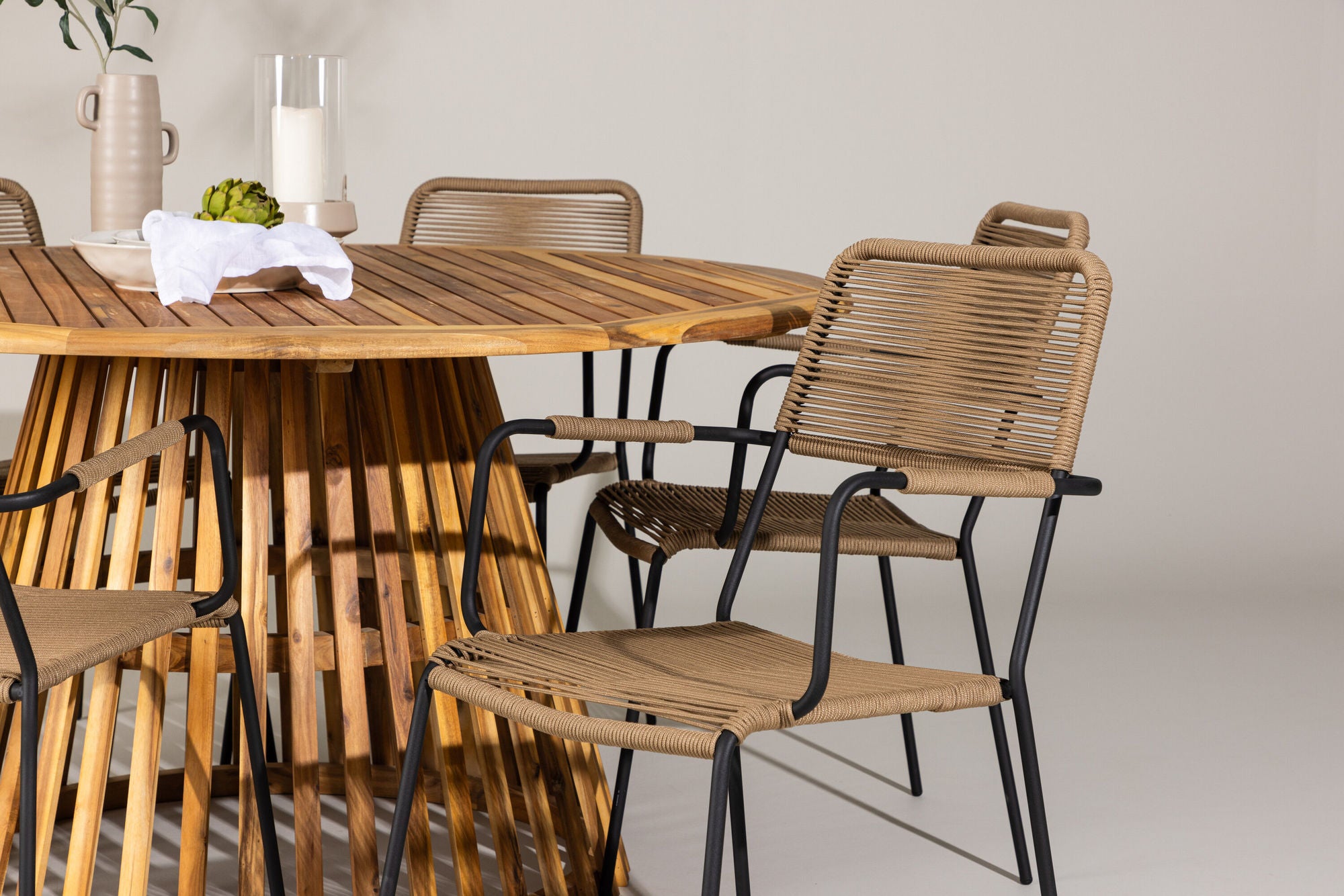 Venture Home Tucumán spisebord - Acacia ø120 +Lindos - Armchair - Black Alu / Latte Rope _6