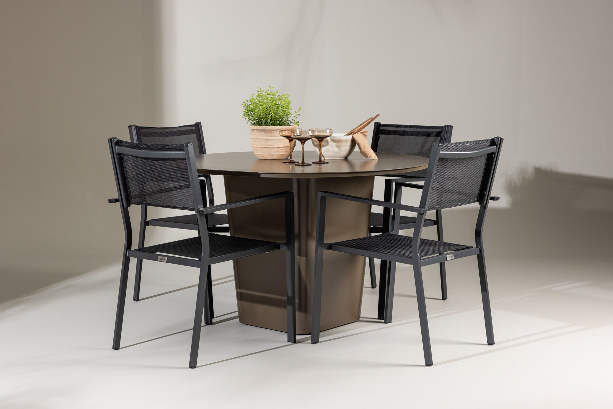 Venture Home Santa Fe spisebord ø120 - Roasty +Copacabana Stacking stol - Black/Black - Ersätter 4131-408 _4