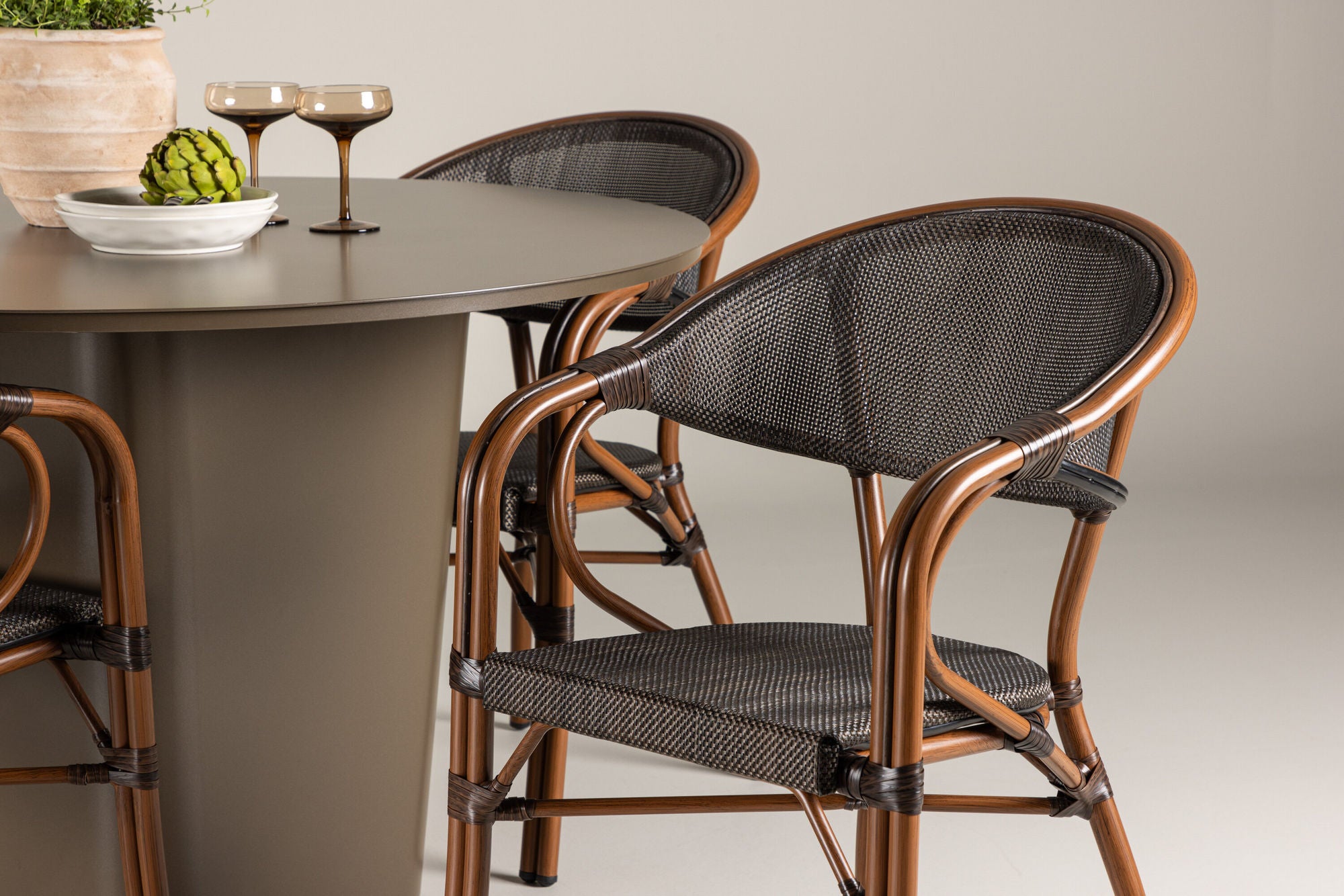 Venture Home Santa Fe spisebord ø120 - Roasty +Vila Real Caféchair 2-pack - Brown/Black _4