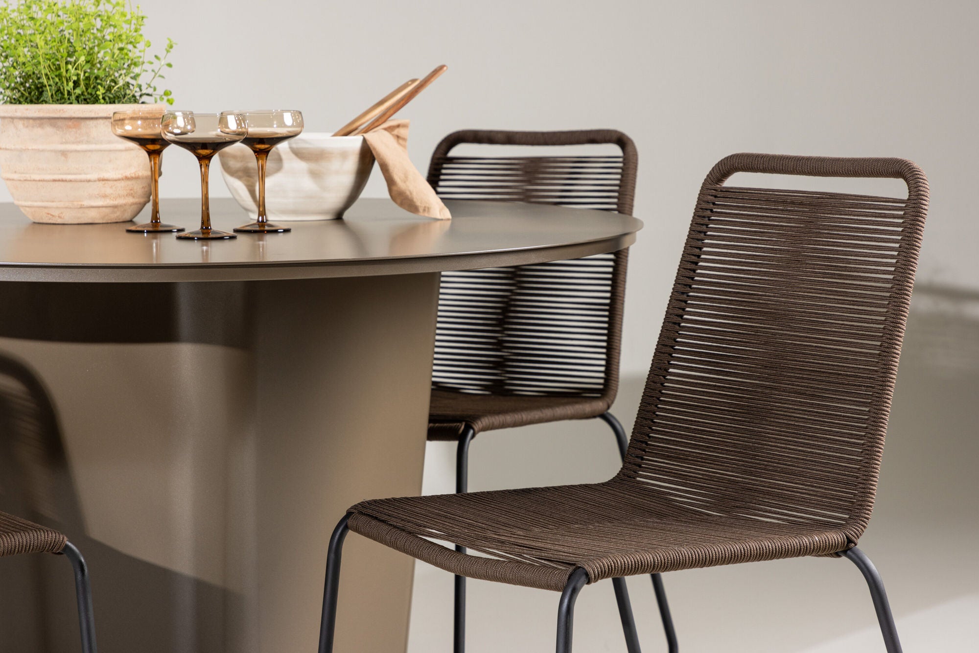 Venture Home Santa Fe spisebord ø120 - Roasty +Lindos Diningchair Aluminium - Black / _4