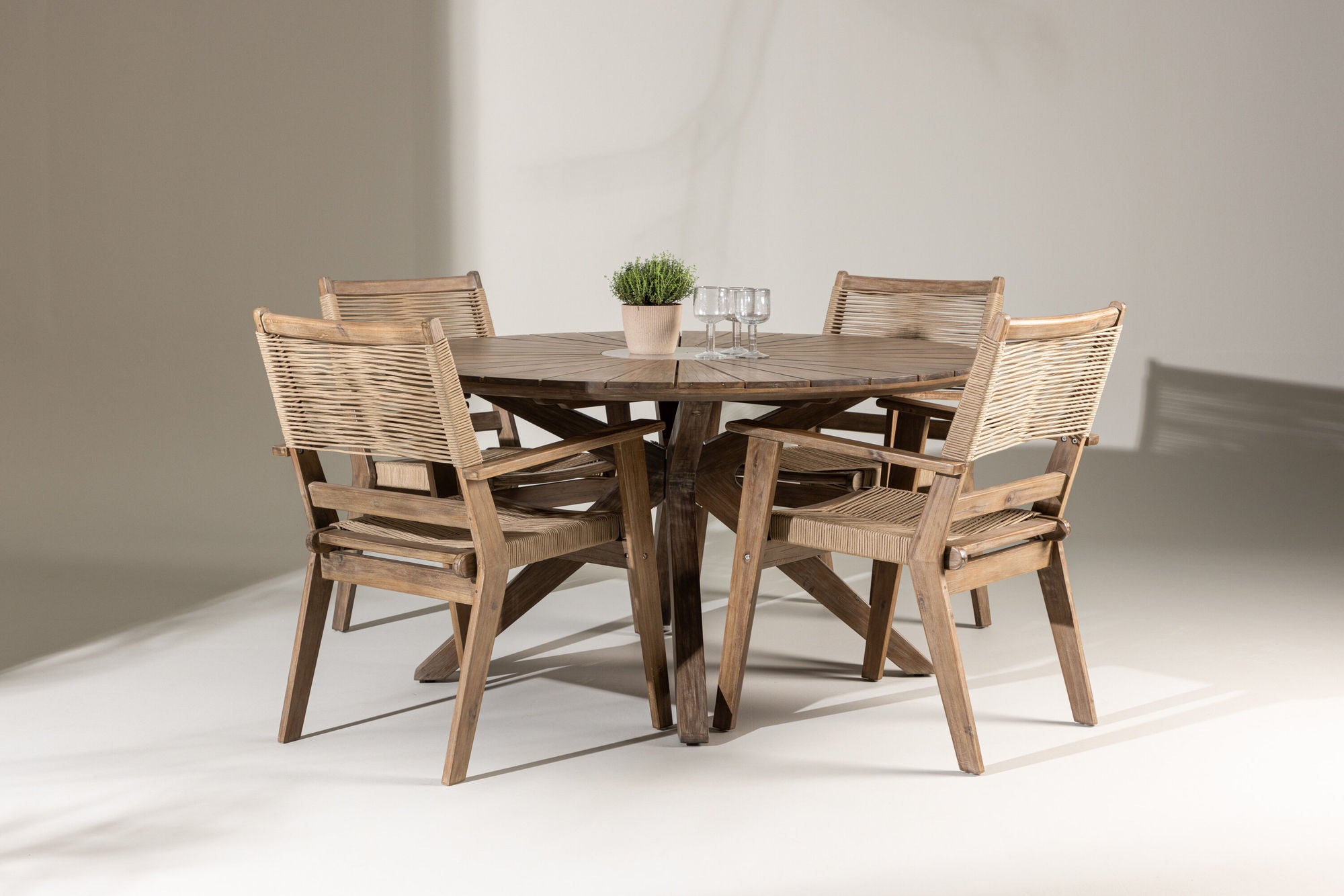 Venture Home Rosario spisebord- Teak Ø140 +Peter Diningchair Acacia - Dark brown / Beige _4