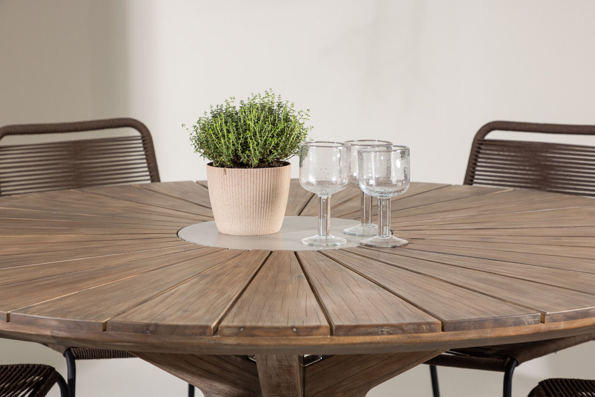 Venture Home Rosario spisebord- Teak Ø140 +Lindos Diningchair Aluminium - Black / _6