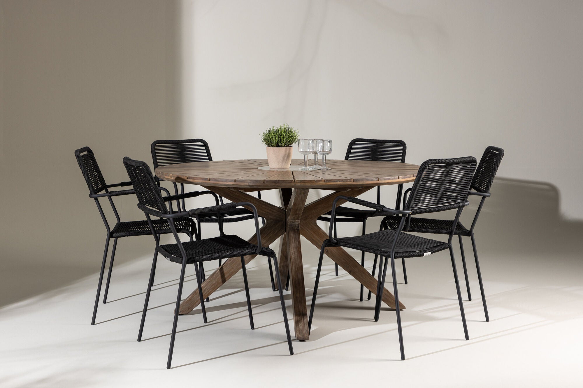 Venture Home Rosario spisebord- Teak Ø140 +Lindos Armchair - Black Alu / Black Rope _6