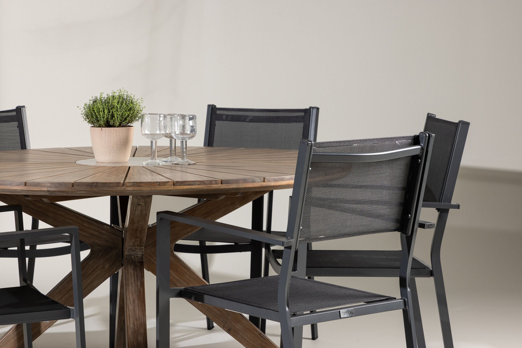 Venture Home Rosario spisebord- Teak Ø140 +Copacabana Stacking stol - Black/Black - Ersätter 4131-408 _6