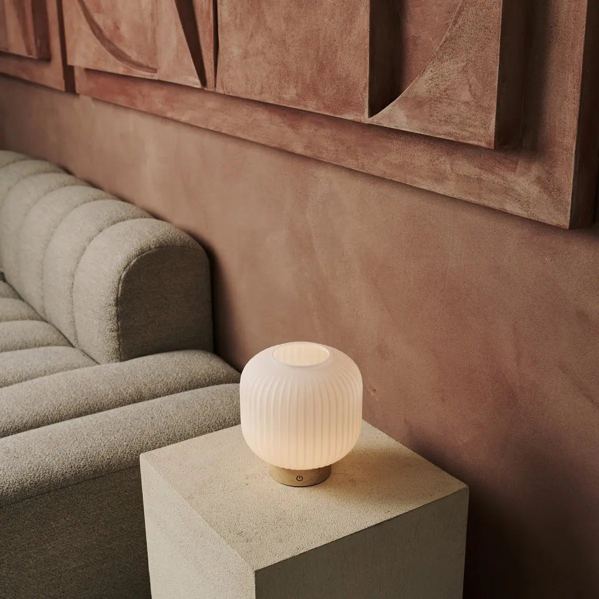 Lyla lysebrun unik genopladelig bordlampe