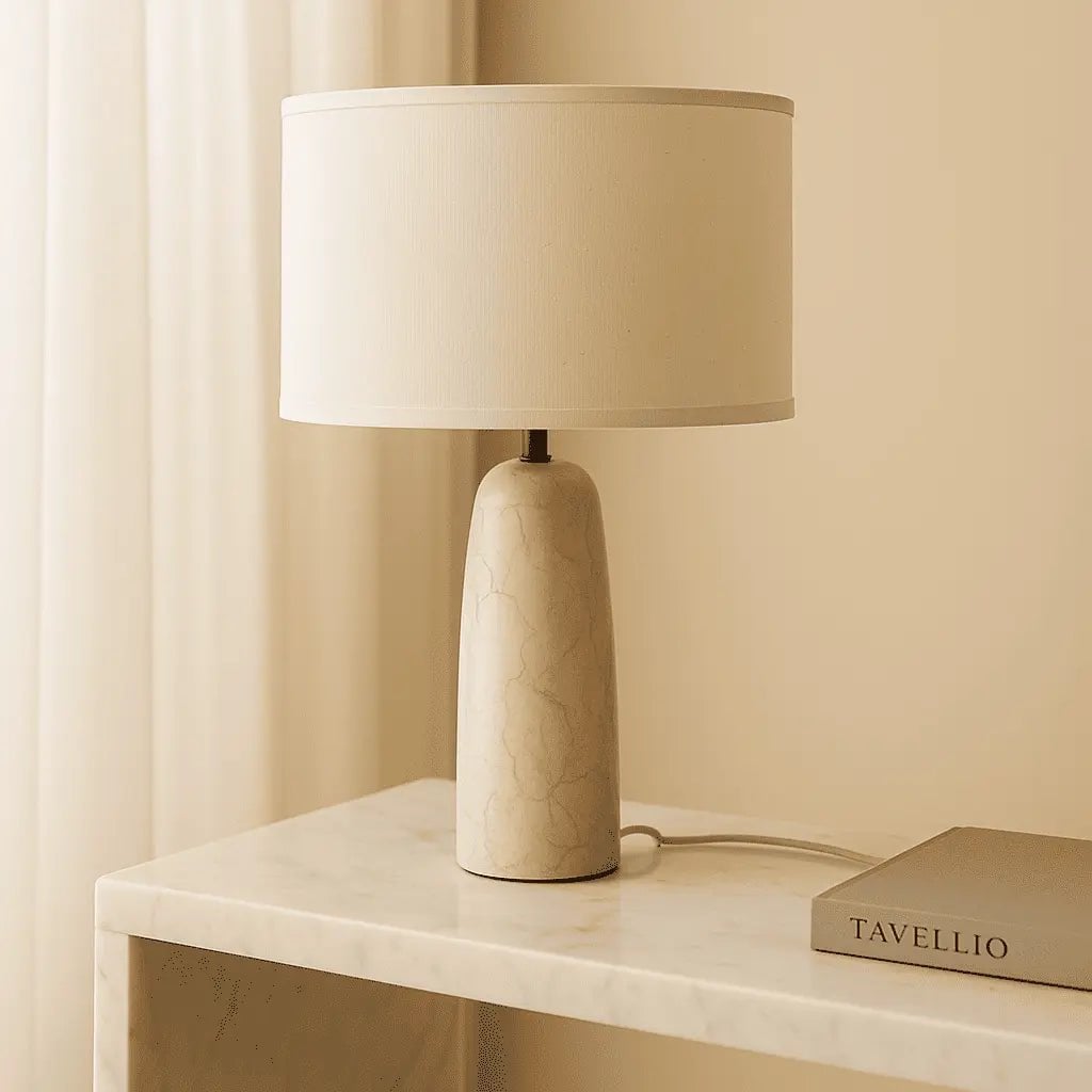 Charlotte marmor bordlampe