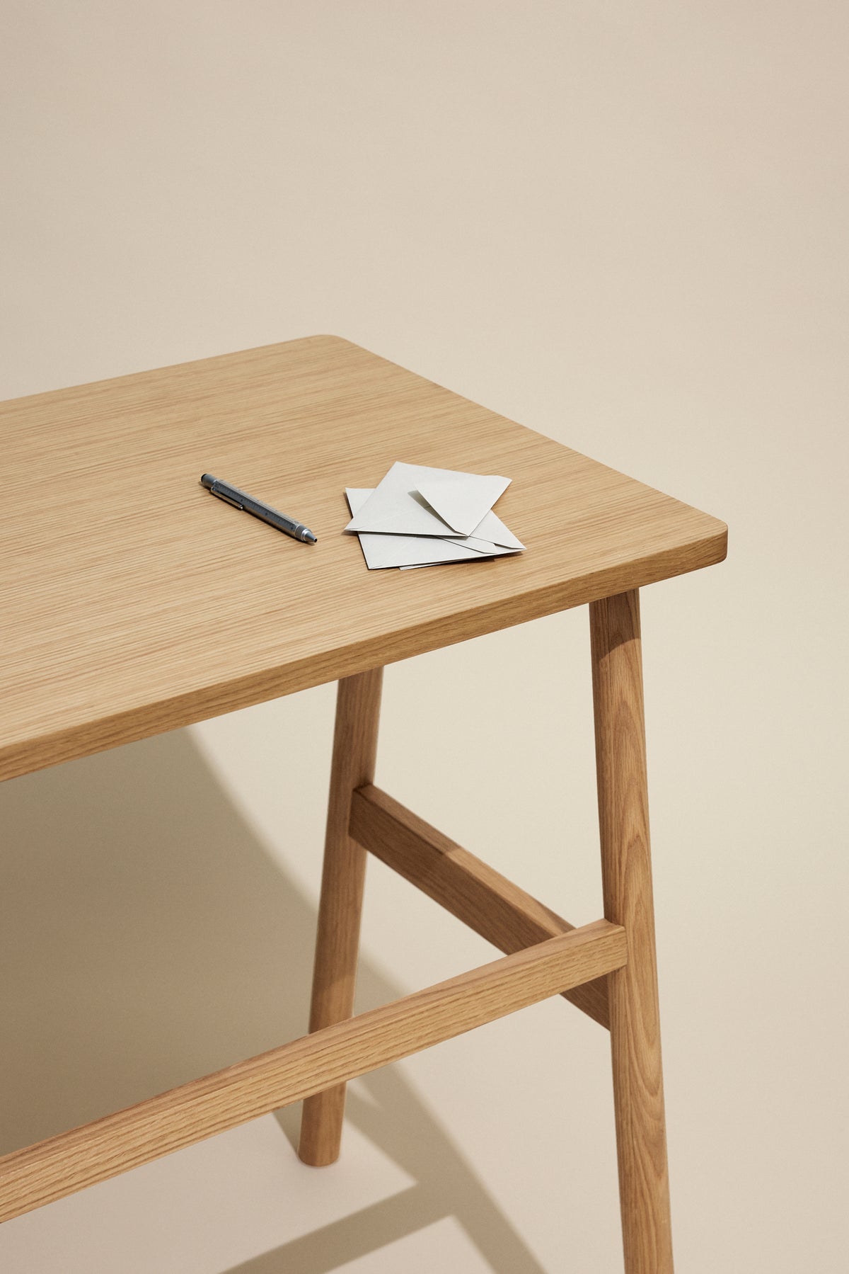 Acorn skrivebord natur