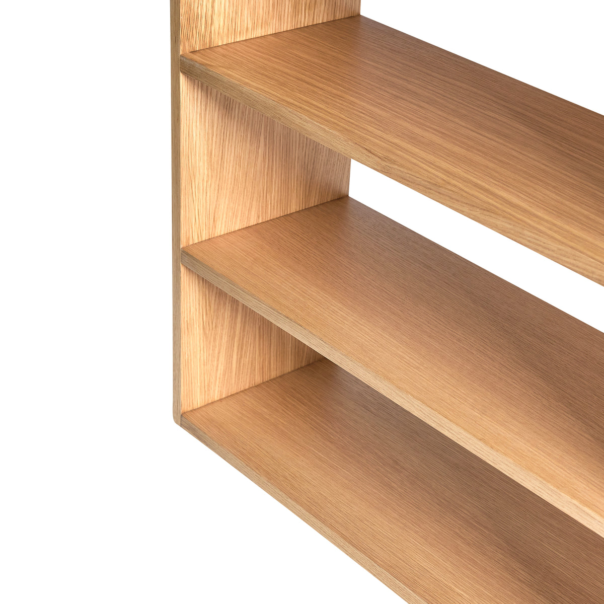 Funktionelt skrivebord i naturlig finish