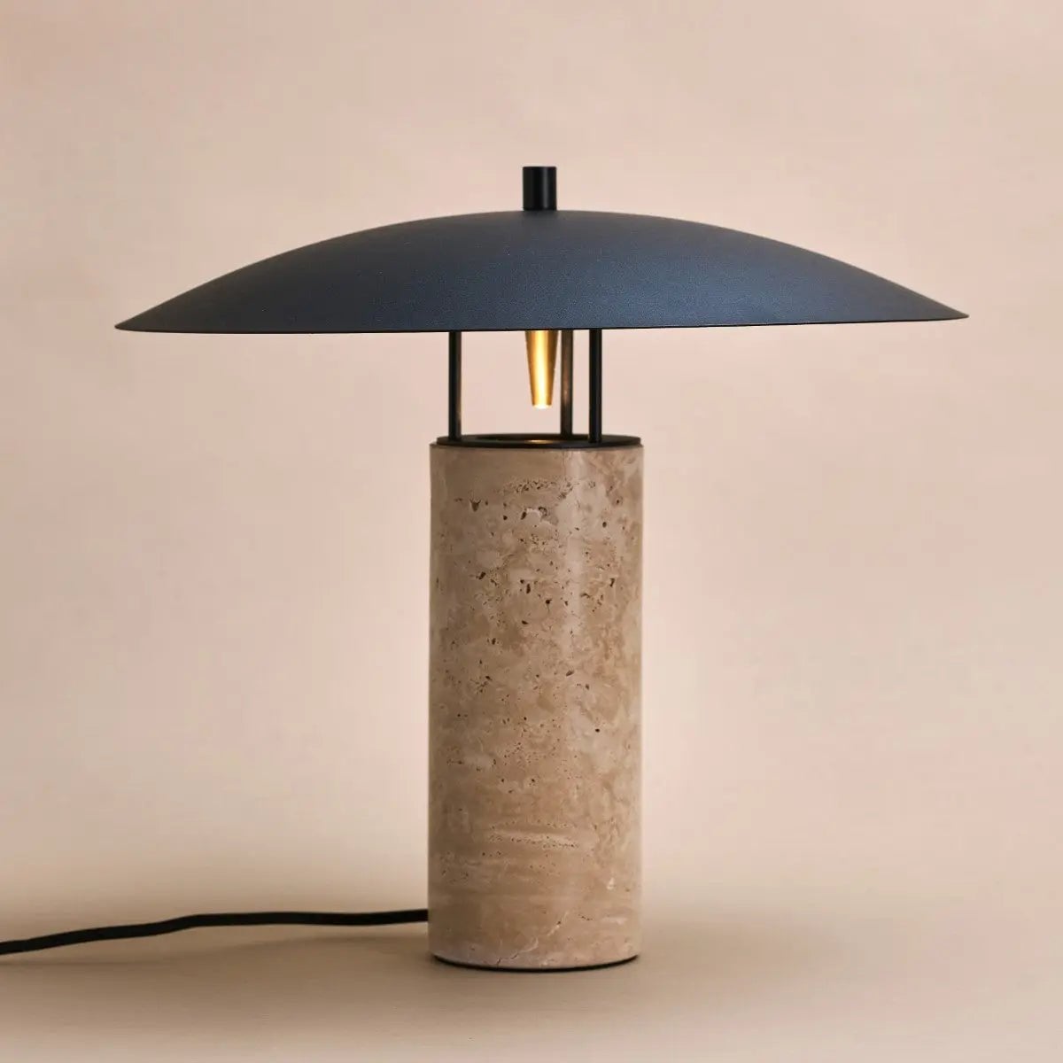 Nicholas travertin bordlampe