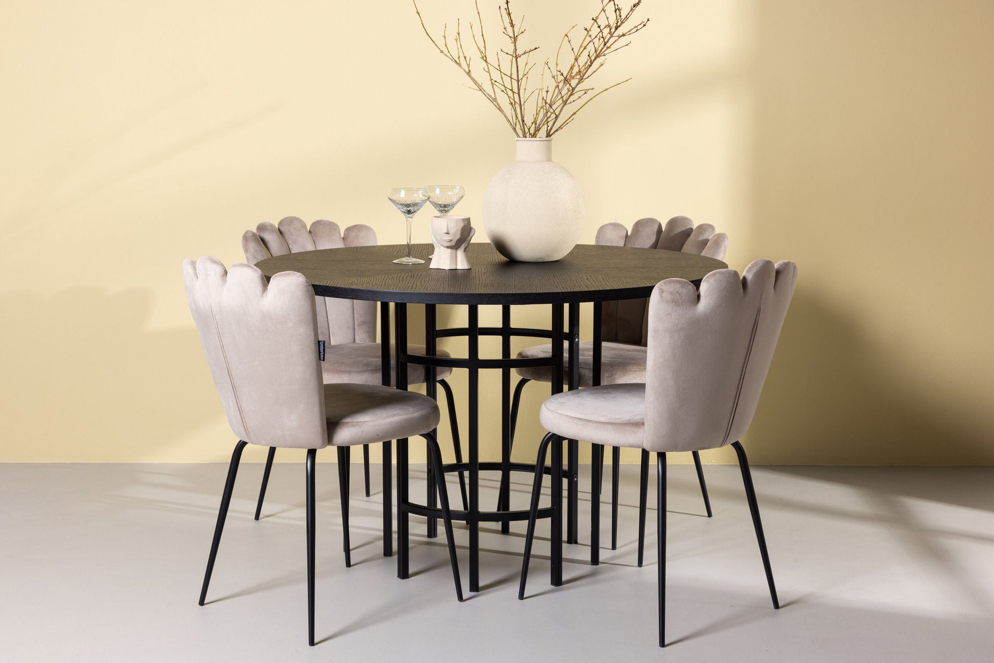 Venture Home Copenhagen spisebord - Black / Black Veneer +Limhamn Light stol - Black / Beige Velvet _4