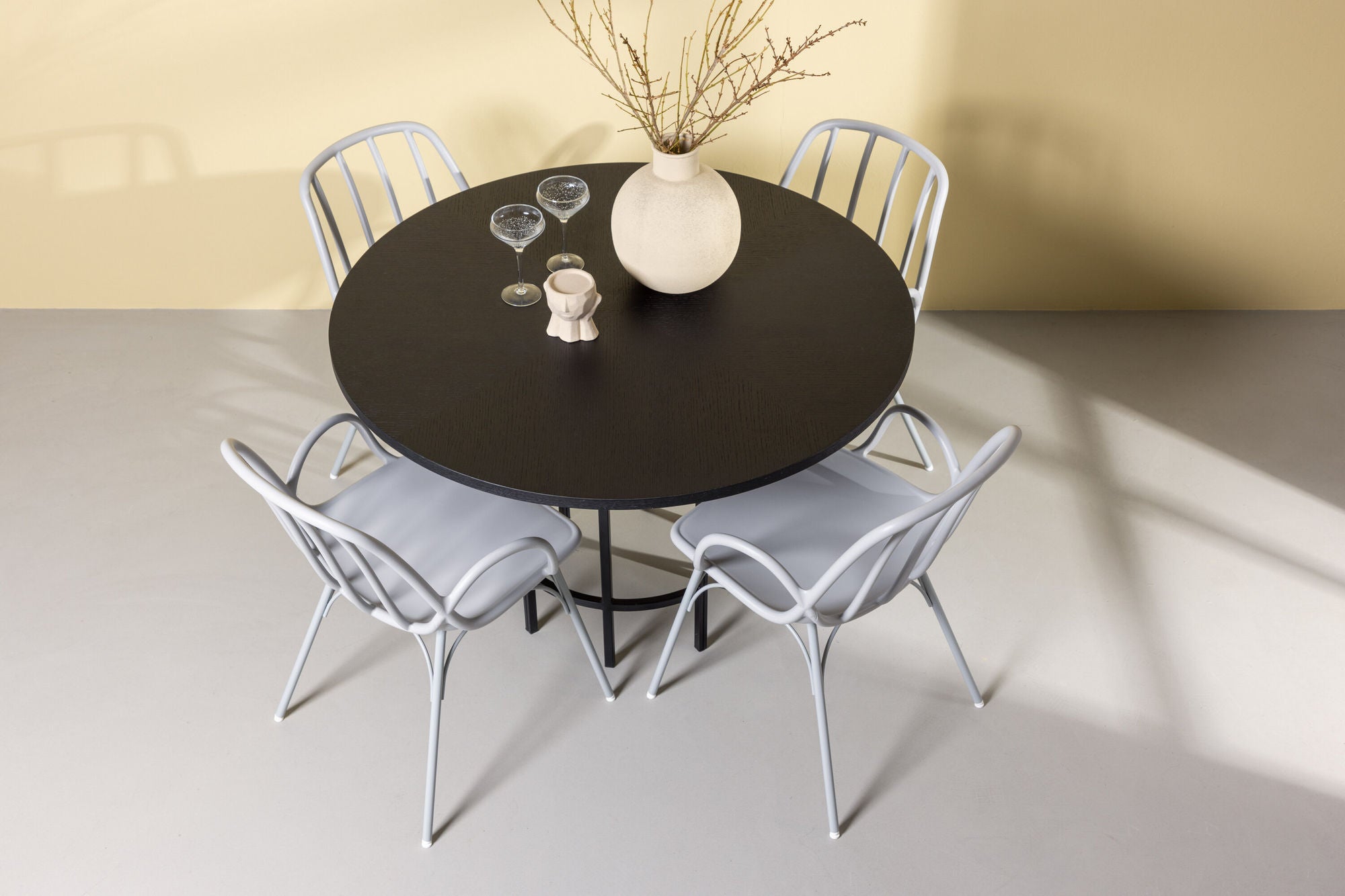Venture Home Copenhagen spisebord - Black / Black Veneer +Dyrön Spisebordsstol - Greige Polypropylene _4
