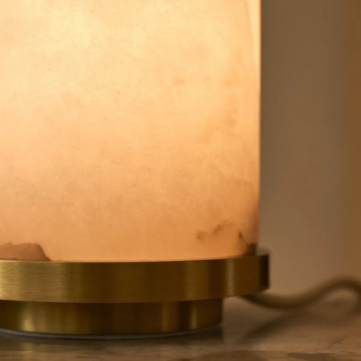 Mateo Alabast bordlampe
