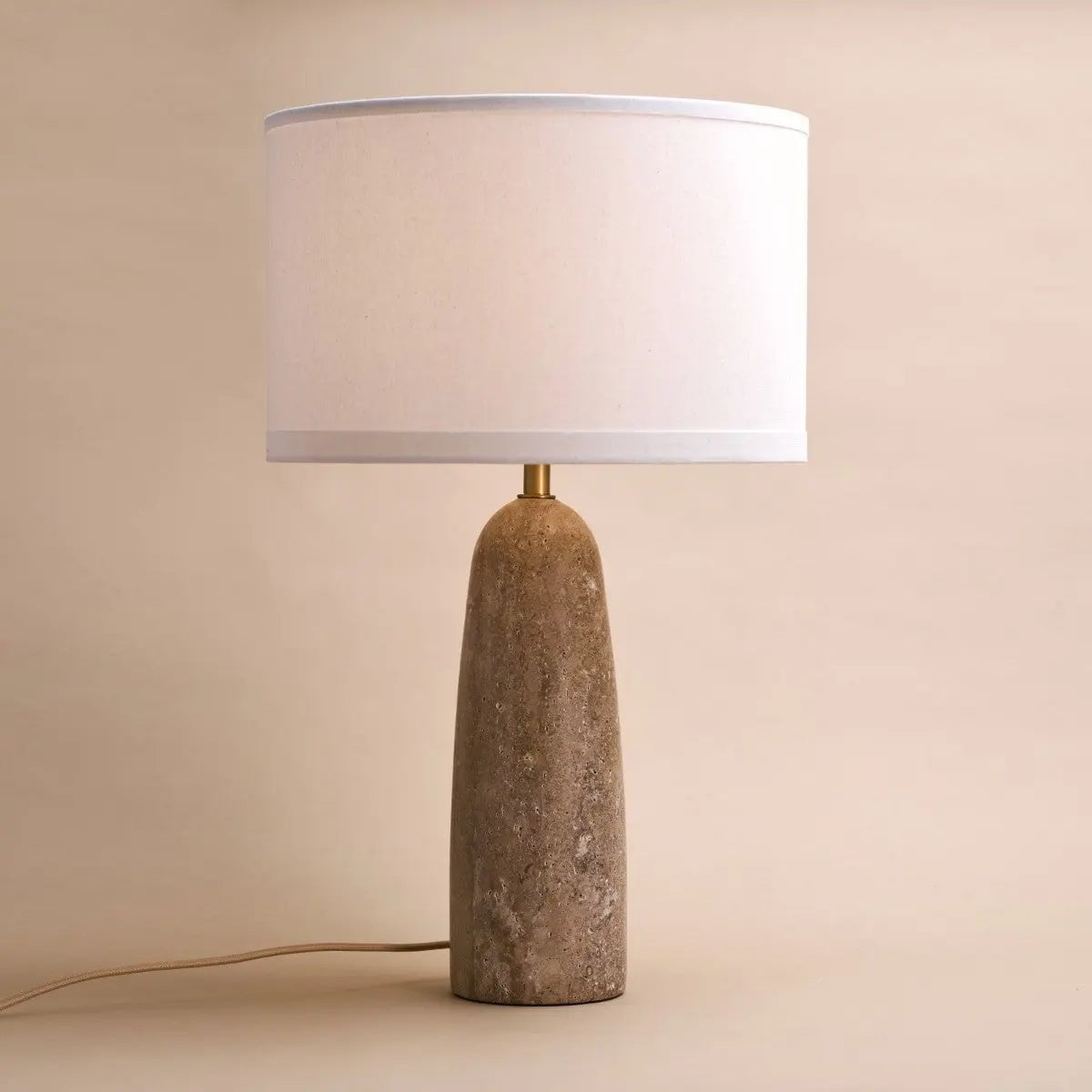 Isla travertin bordlampe