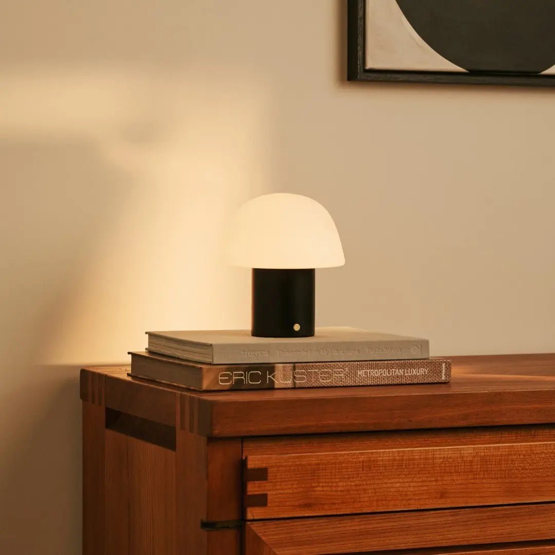 Yannick Black genopladelig bordlampe