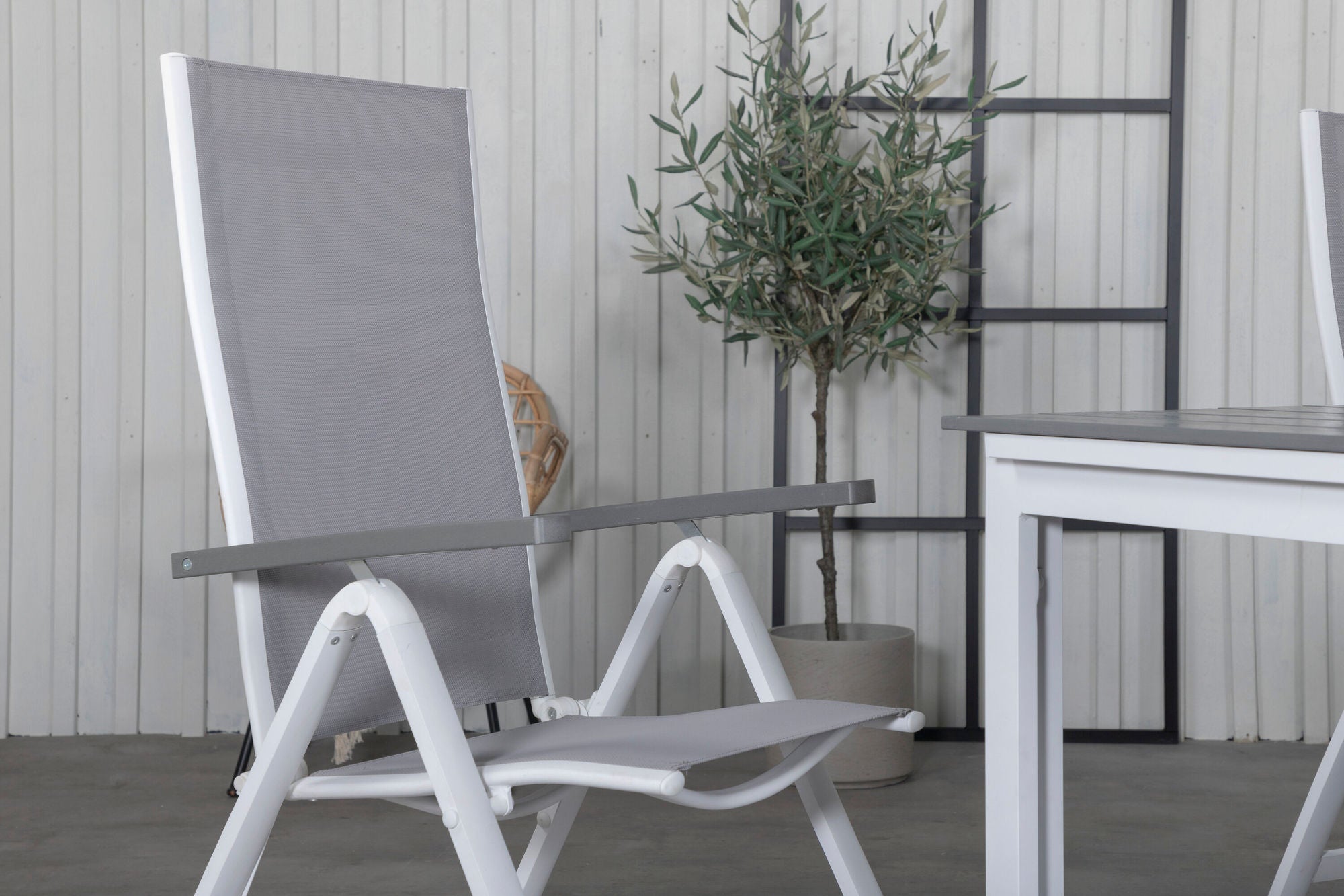 Venture Home Levels bord 160/240 - White/Grey+Albany Light 5-pos white alu / Grey Textilene_4