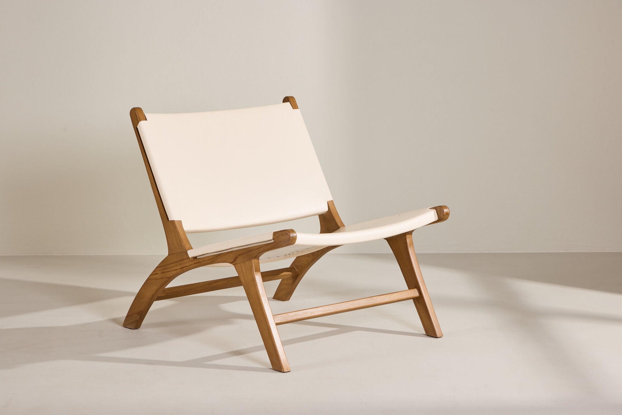 Vind Rike Lounge stol - Teak / Cream PU Leather
