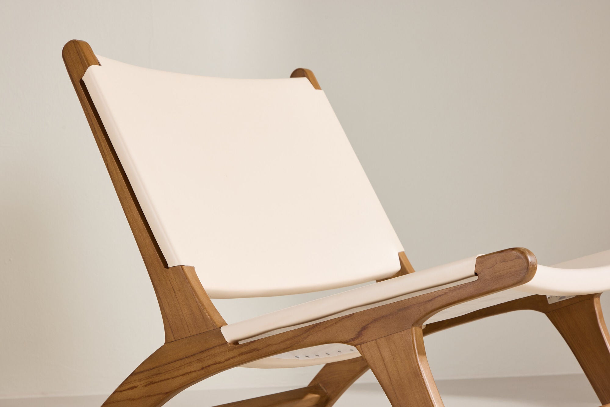 Vind Rike Lounge stol - Teak / Cream PU Leather