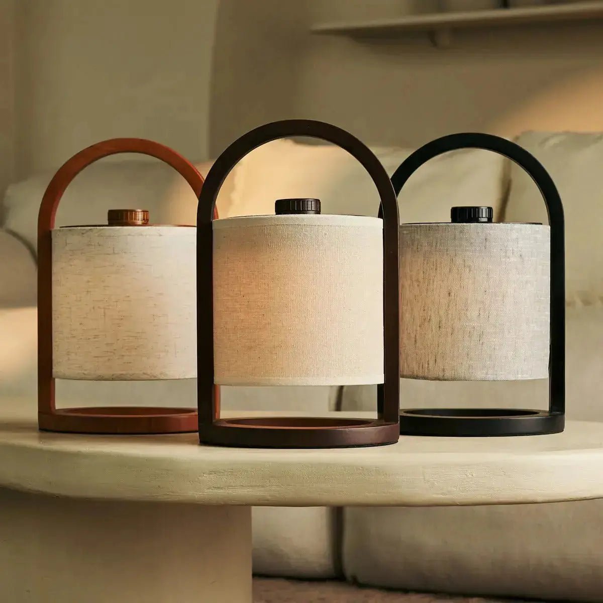 River Black & Grey genopladelig træ bordlampe