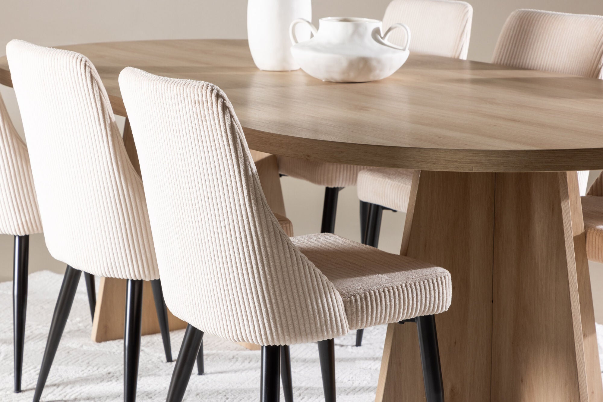 Venture Home Bootcut spisebord with Leone Spisebordsstol