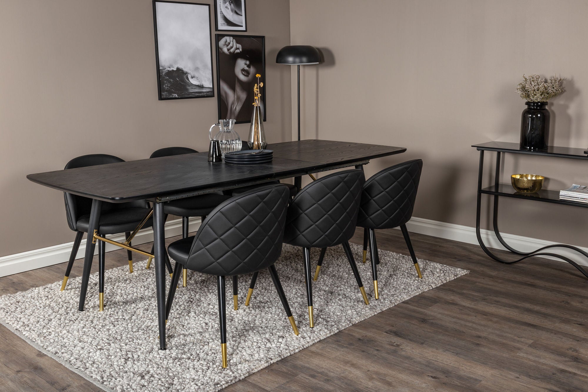 Venture Home Gold Extention bord - 180/220*85*H76 Black Veneer - Black legs - Brass details+Velvet Spisebordsstol w. Stiches - PU - Black / Black_6