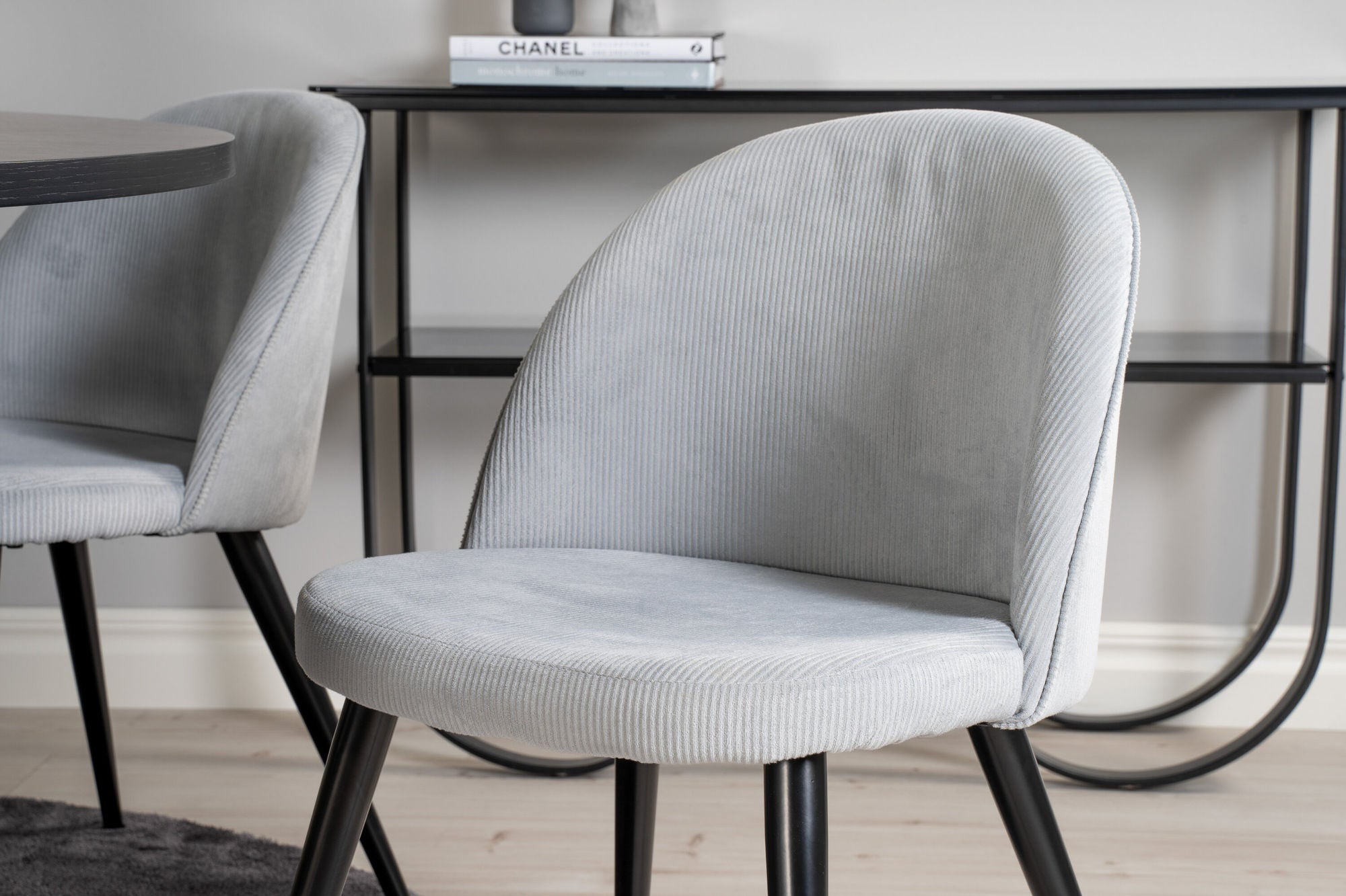 Venture Home Copenhagen - spisebord round - Black / Black+Velvet matstol - Manchester - Svart / Ljusgrå_6