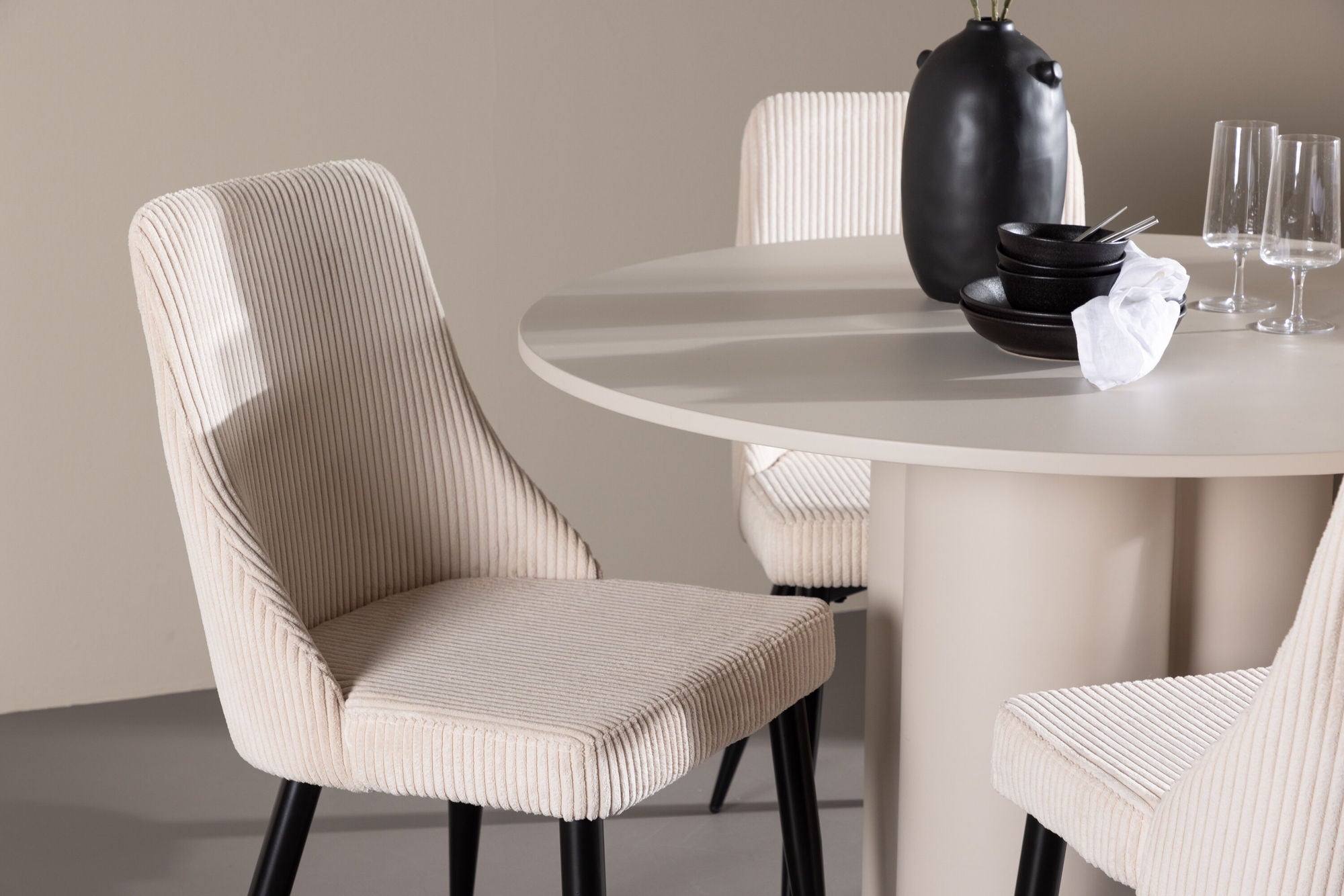 Venture Home Olivia spisebord with Leone Spisebordsstol