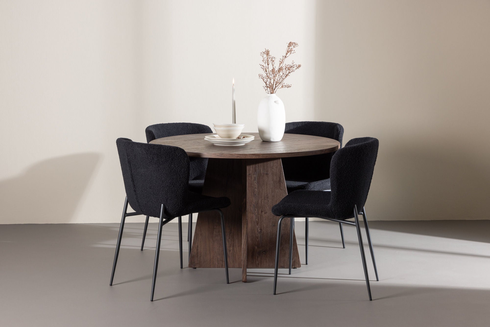 Venture Home Bootcut spisebord with Modesto Spisebordsstol