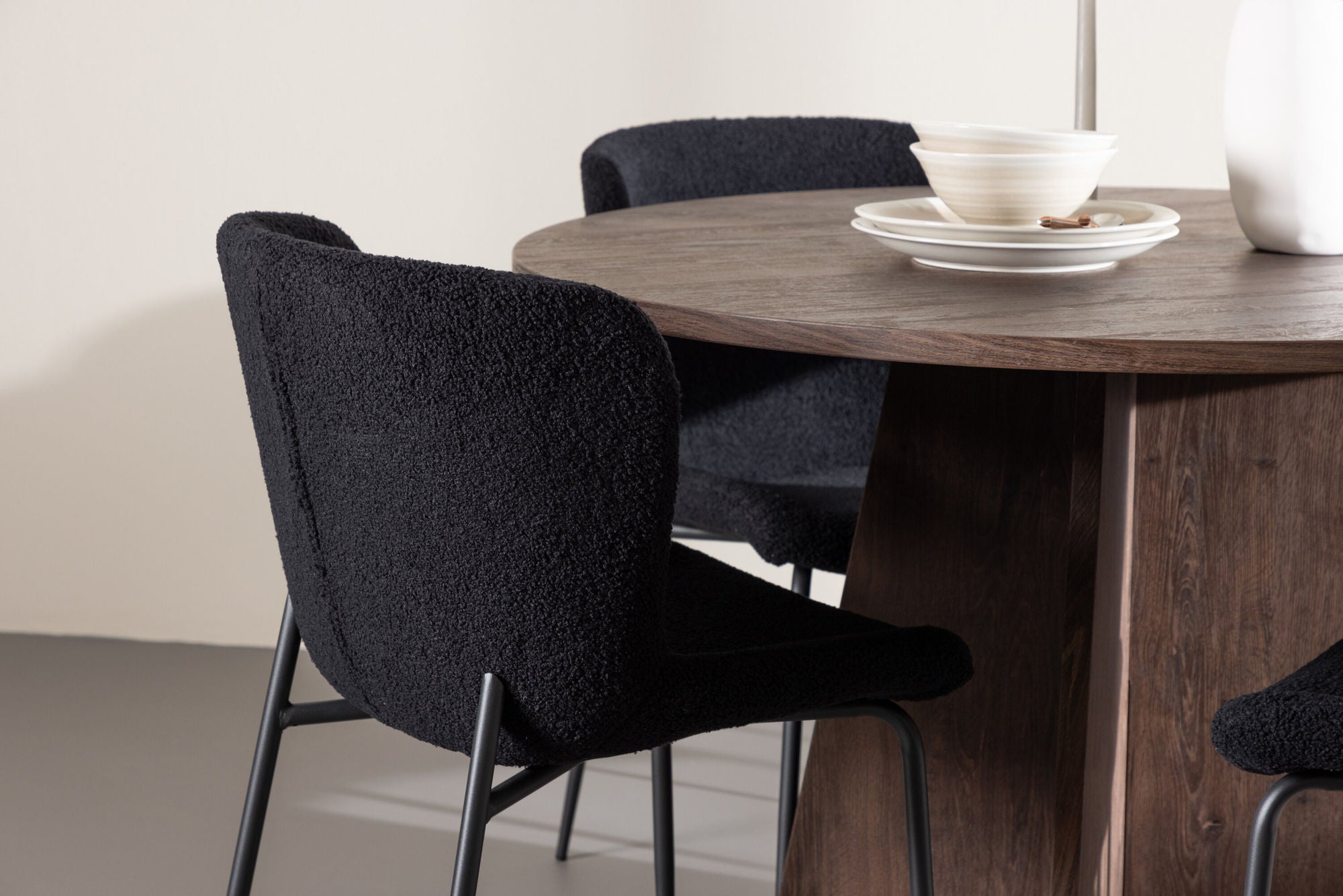 Venture Home Bootcut spisebord with Modesto Spisebordsstol