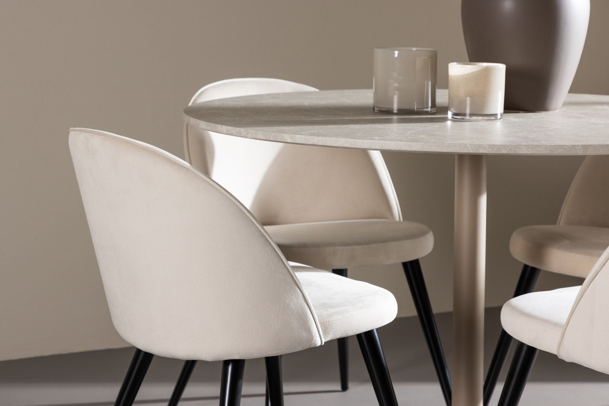 Venture Home Lycke spisebord with Velvet Spisebordsstol
