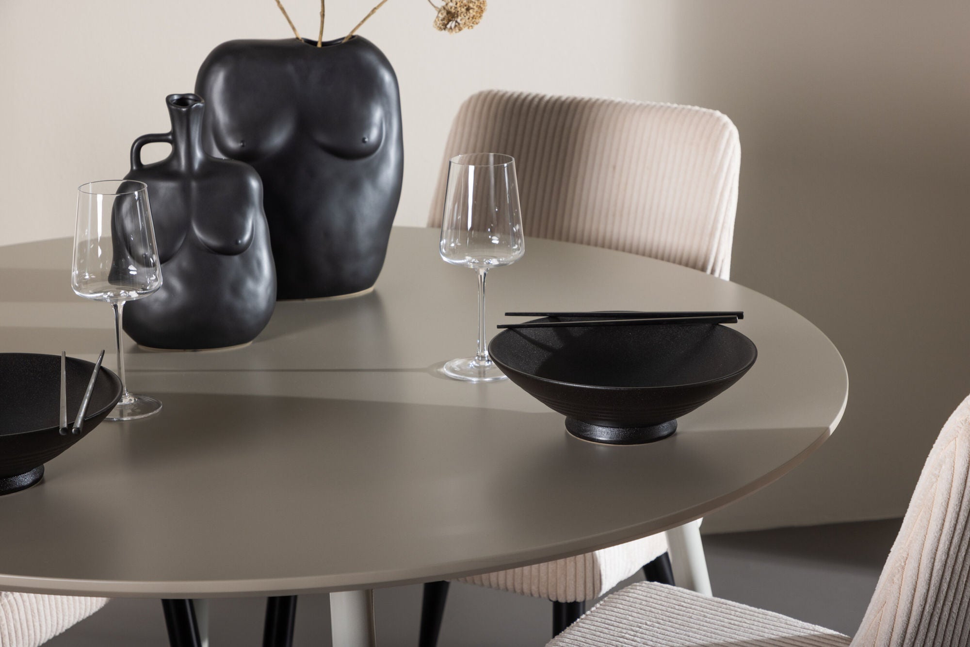 Venture Home Plaza spisebord with Leone Spisebordsstol