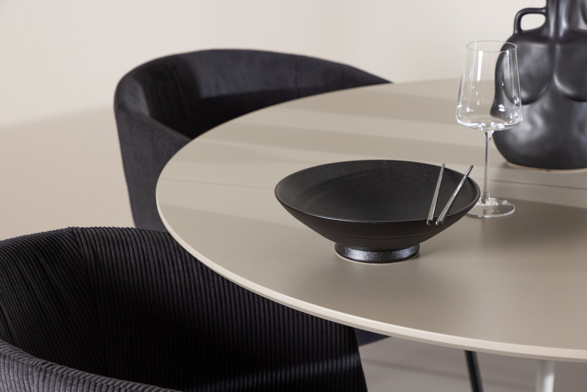 Venture Home Plaza spisebord with Berit Spisebordsstol