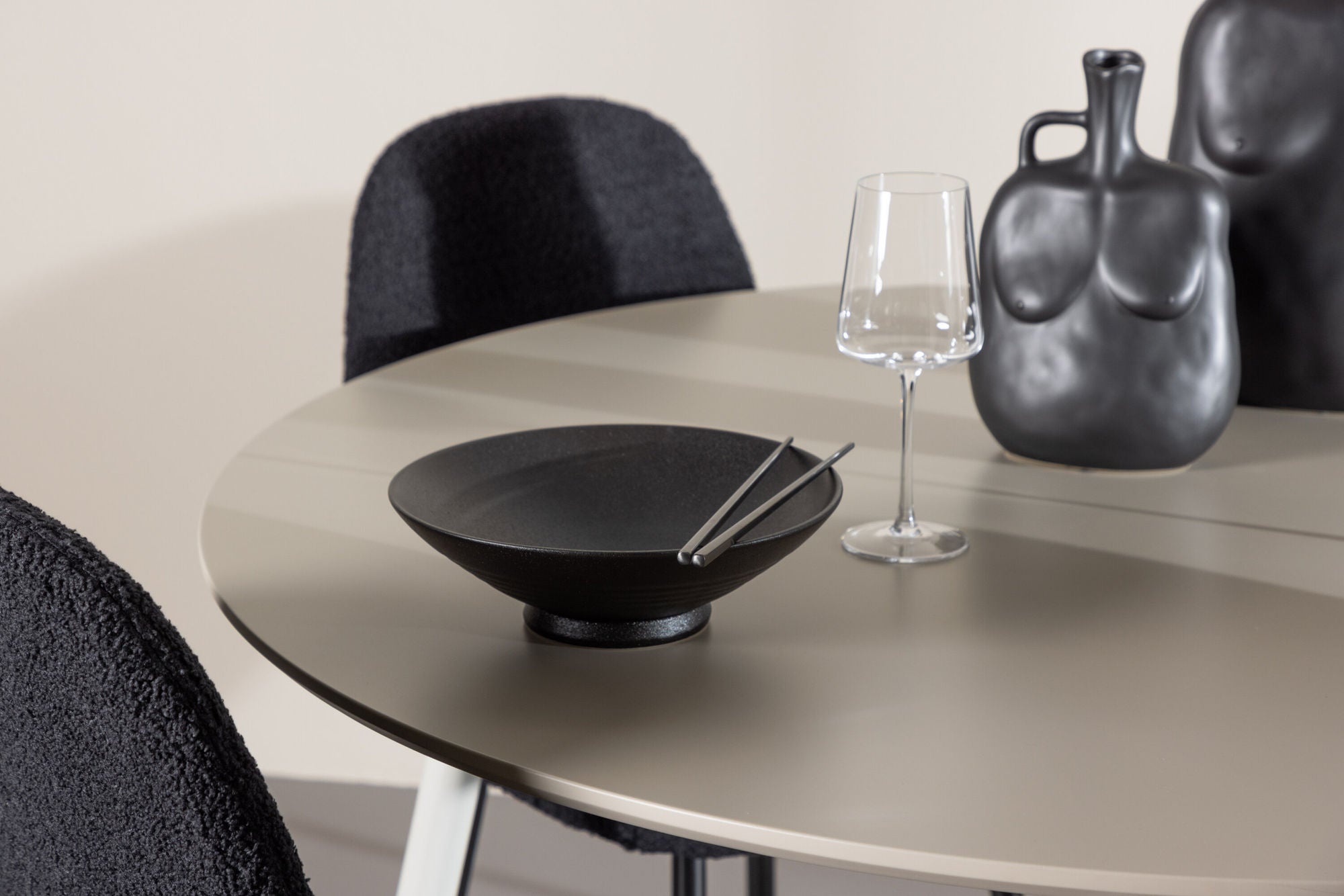 Venture Home Plaza spisebord with Polar Spisebordsstol