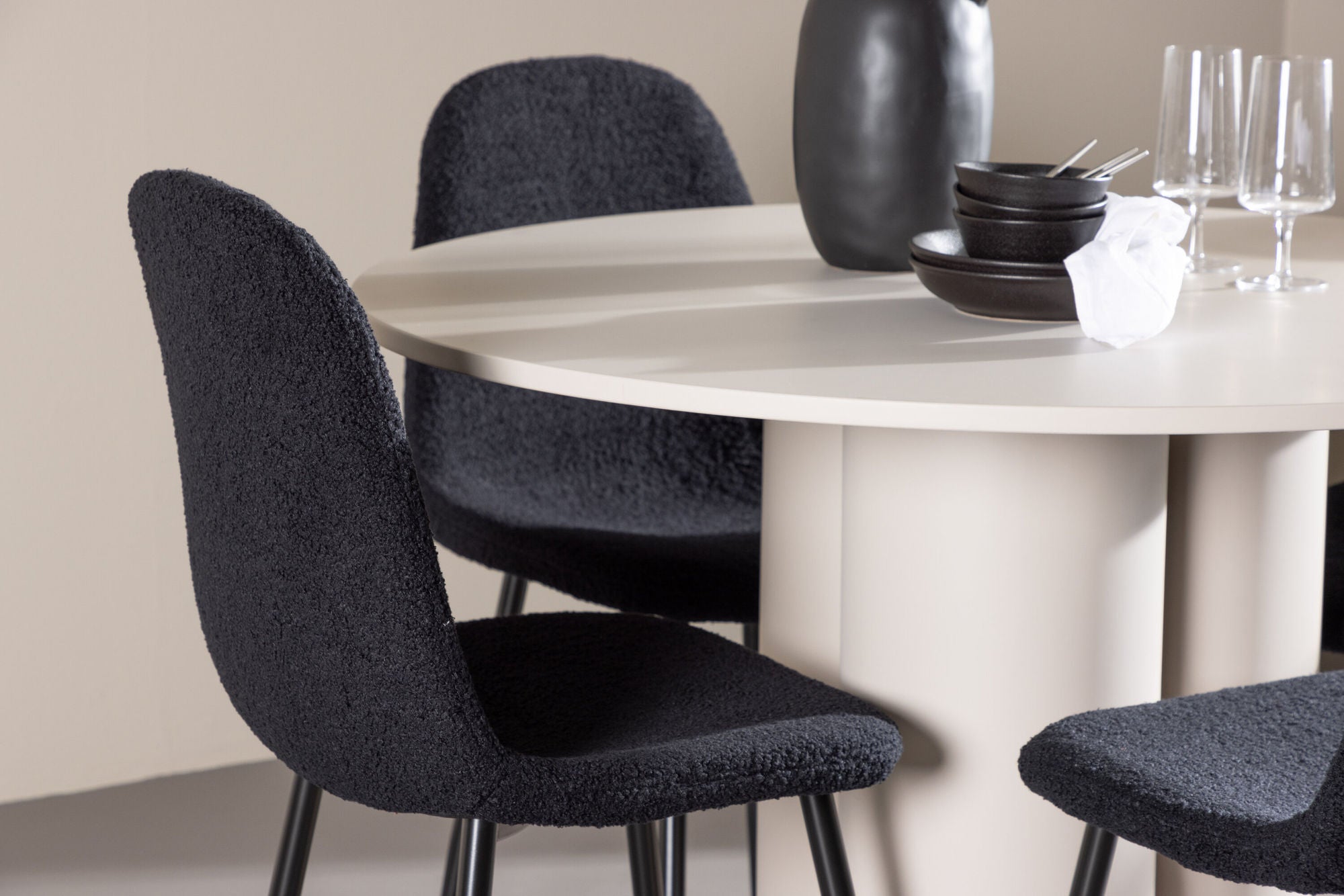 Venture Home Olivia spisebord with Polar Spisebordsstol