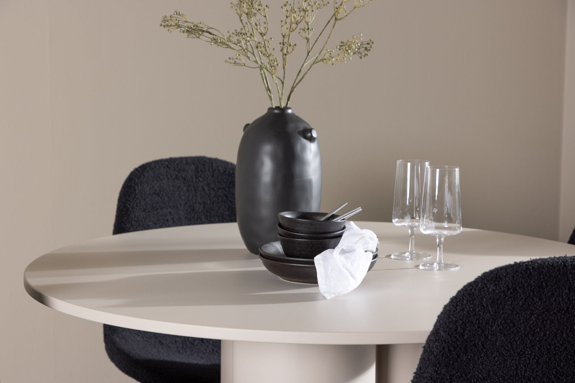 Venture Home Olivia spisebord with Polar Spisebordsstol
