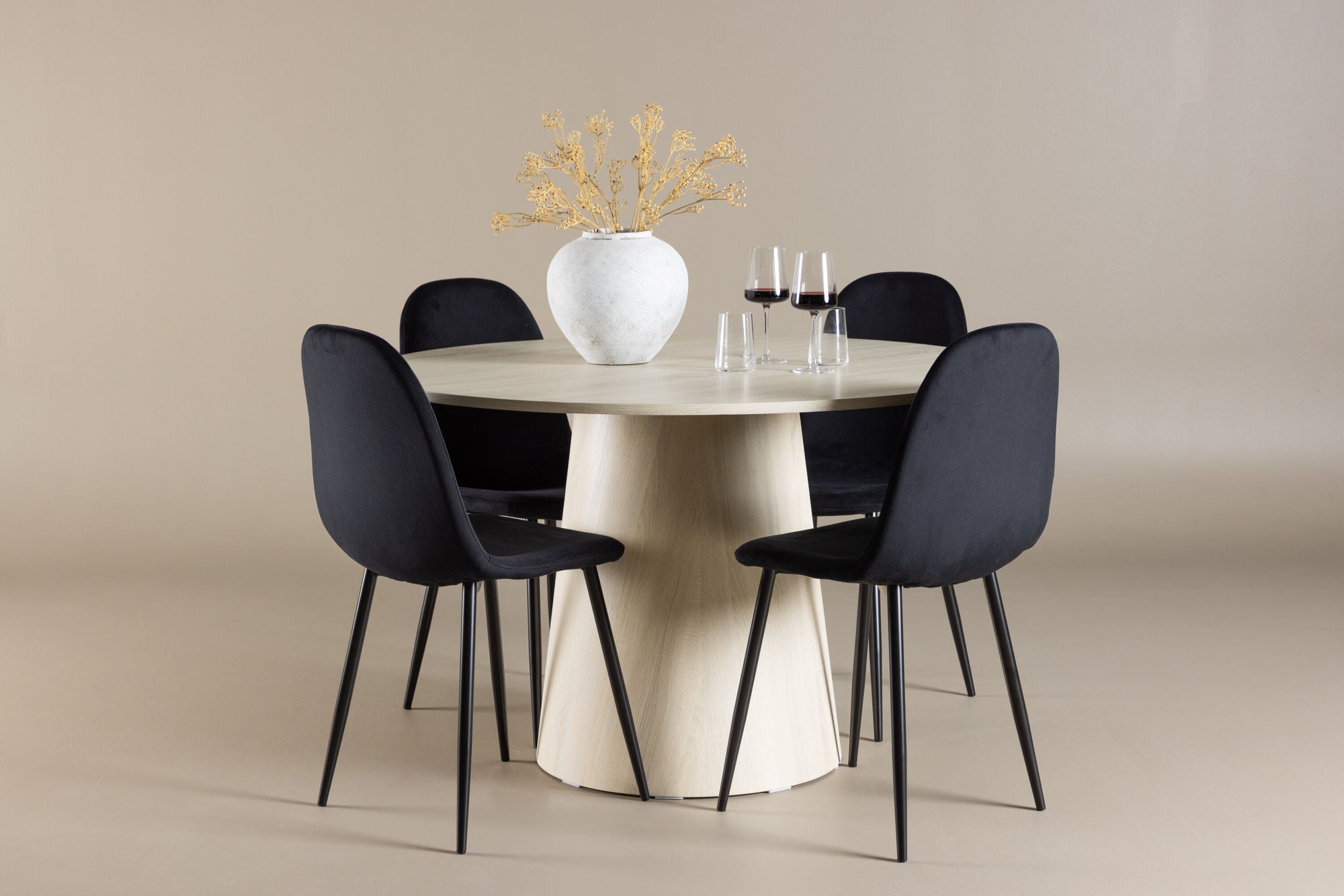 Venture Home Lanzo spisebord with Polar Spisebordsstol