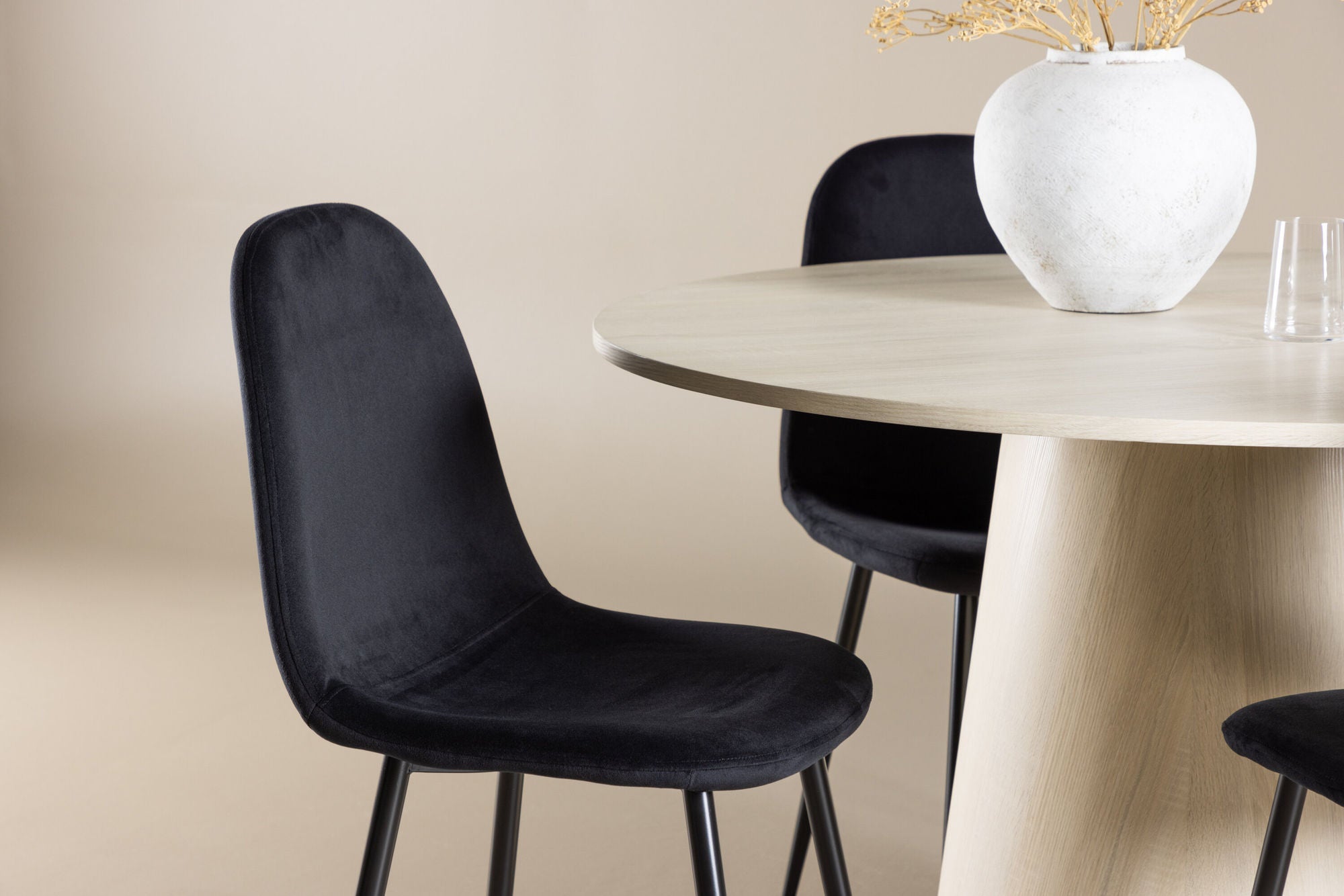 Venture Home Lanzo spisebord with Polar Spisebordsstol