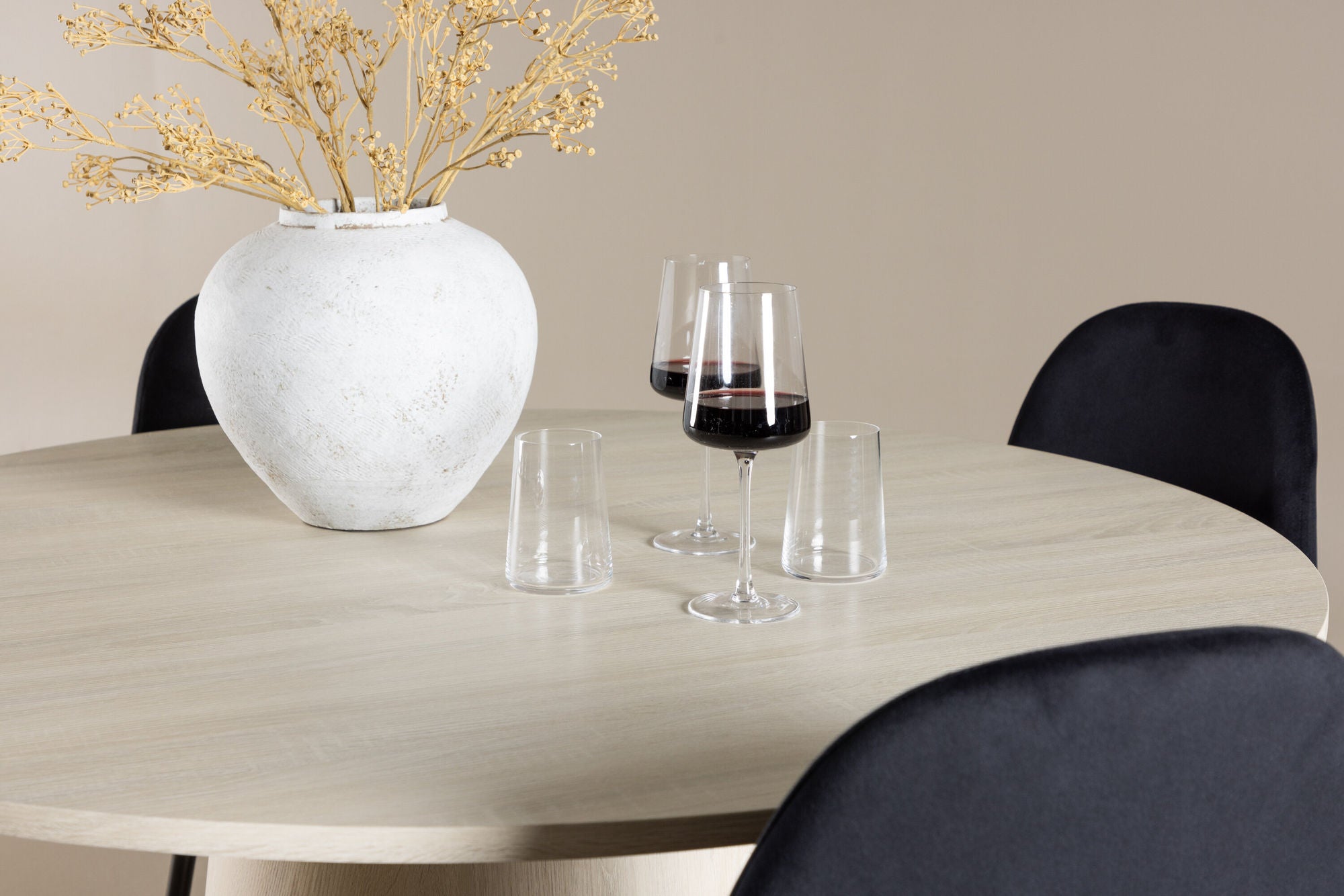 Venture Home Lanzo spisebord with Polar Spisebordsstol