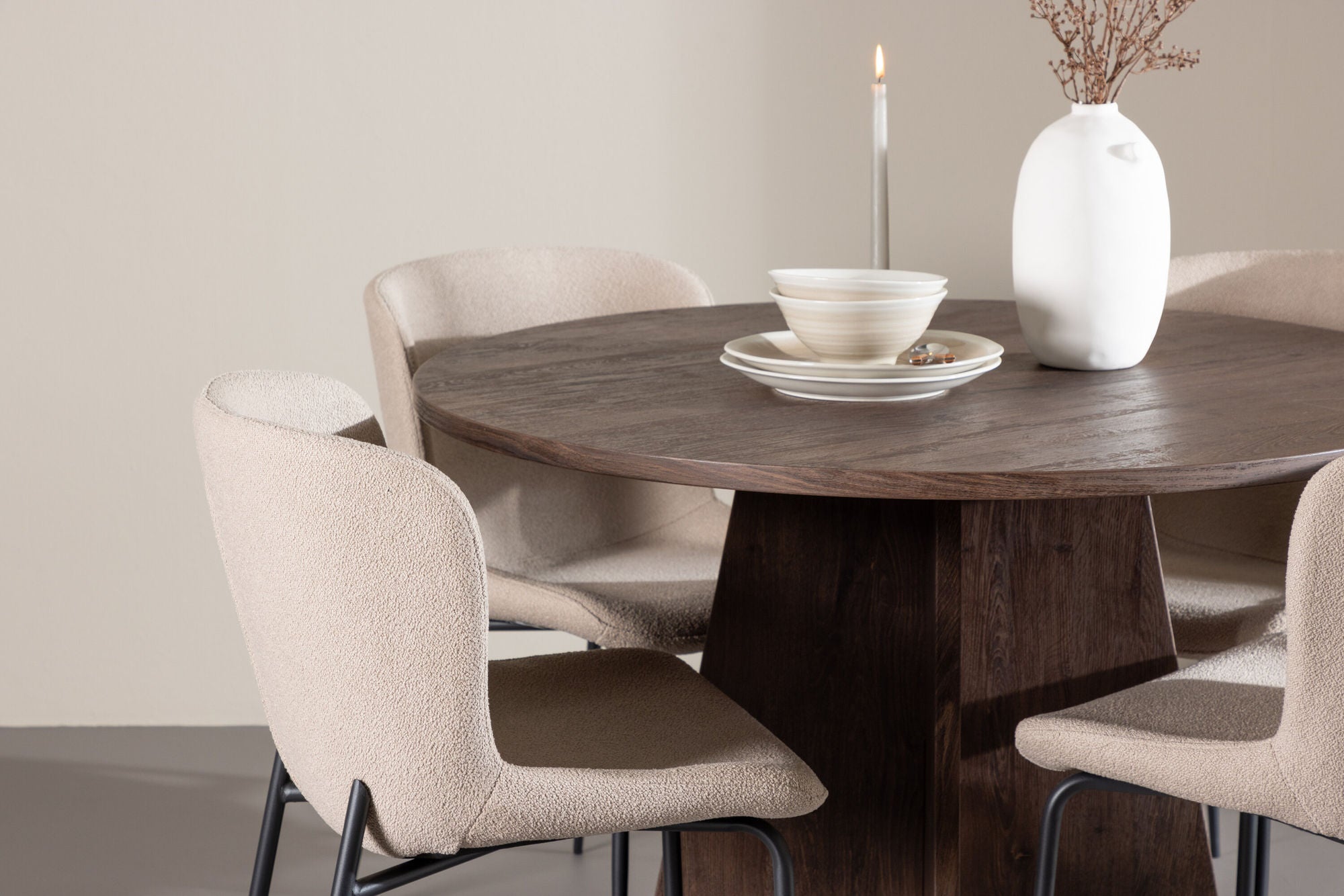 Venture Home Bootcut spisebord with Modesto Spisebordsstol