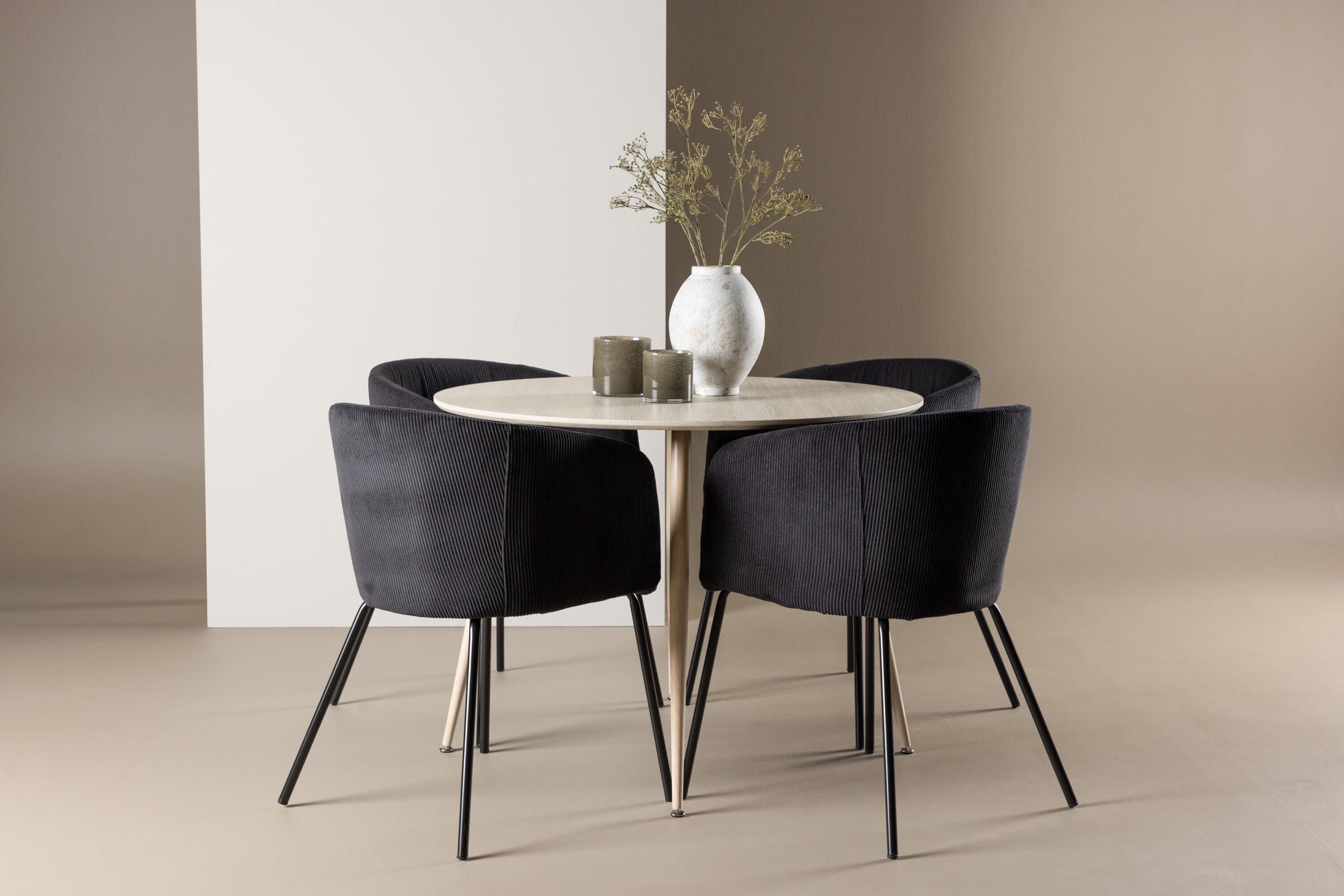 Venture Home Plaza spisebord with Berit Spisebordsstol
