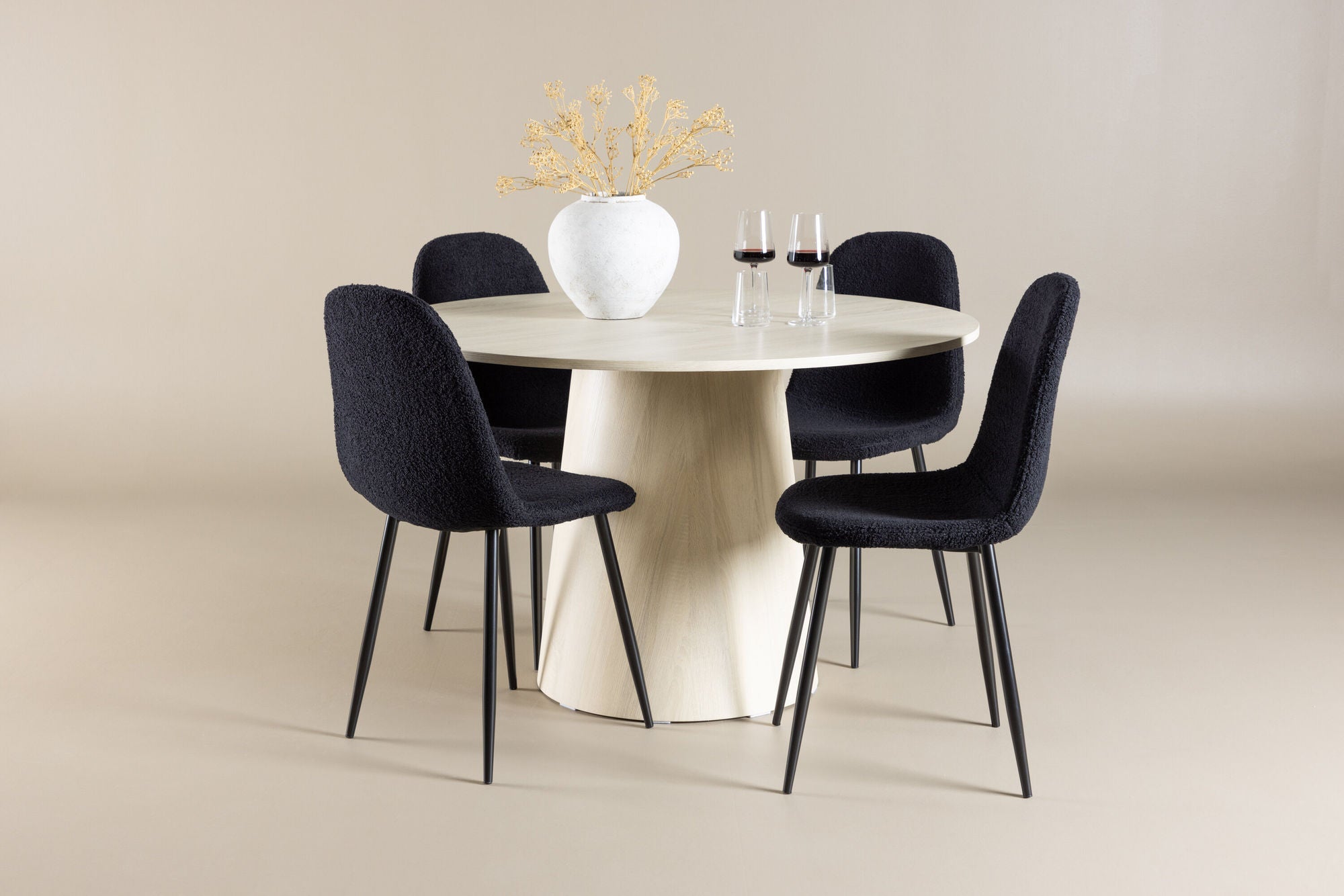 Venture Home Lanzo spisebord with Polar Spisebordsstol