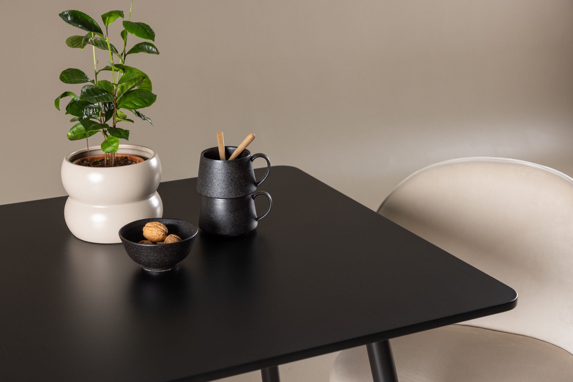 Venture Home Polar spisebord with Velvet Spisebordsstol